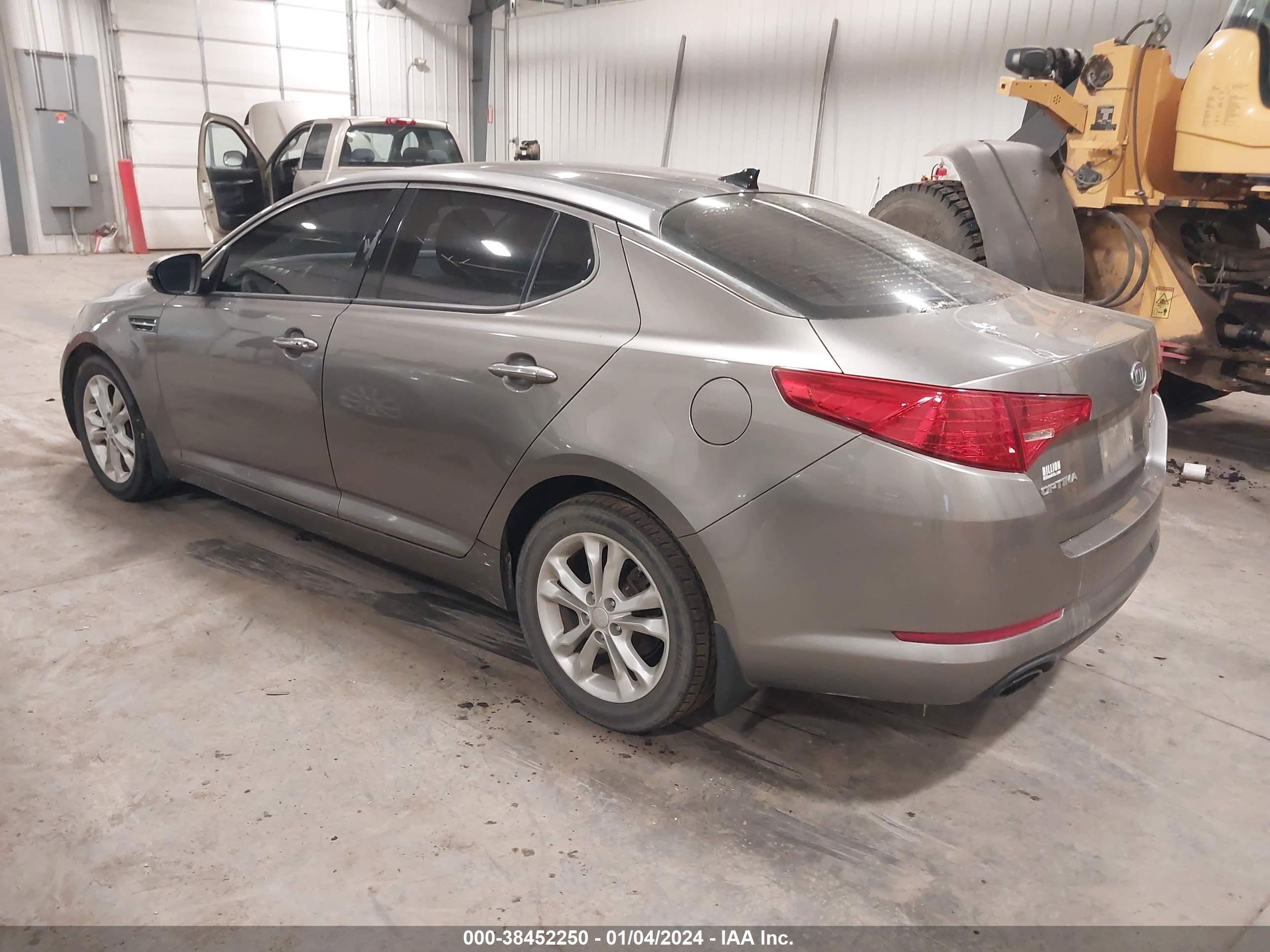 Photo 2 VIN: 5XXGN4A79CG011584 - KIA OPTIMA 