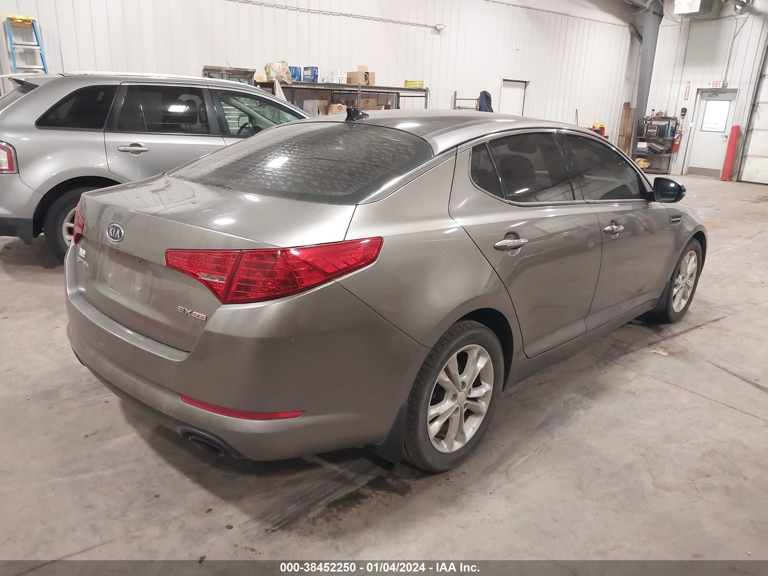 Photo 3 VIN: 5XXGN4A79CG011584 - KIA OPTIMA 