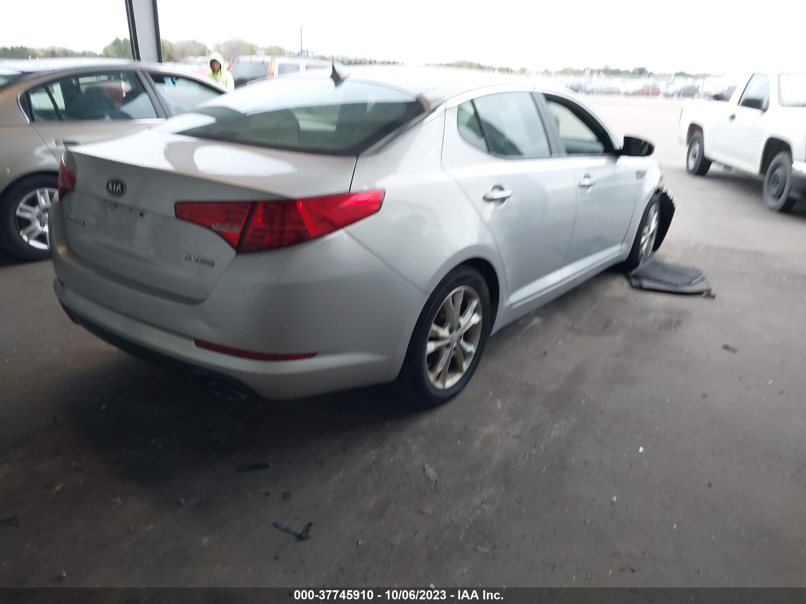 Photo 3 VIN: 5XXGN4A79CG089962 - KIA OPTIMA 