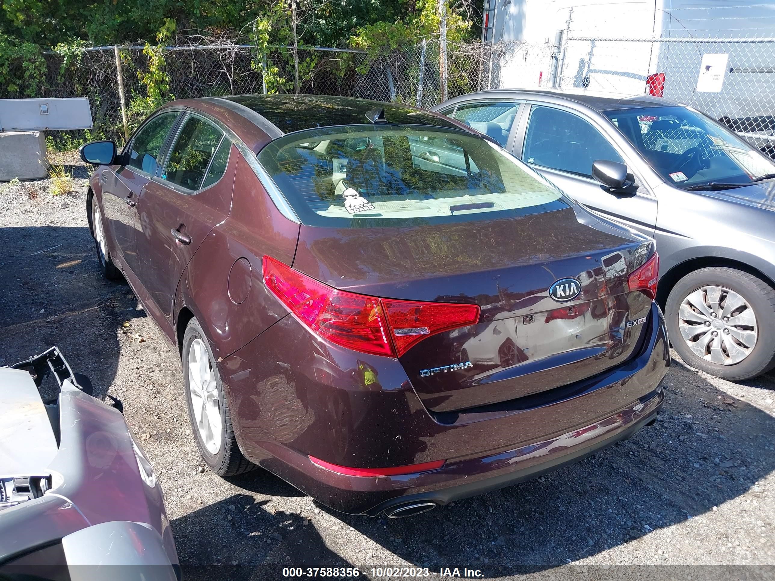 Photo 2 VIN: 5XXGN4A79DG141401 - KIA OPTIMA 