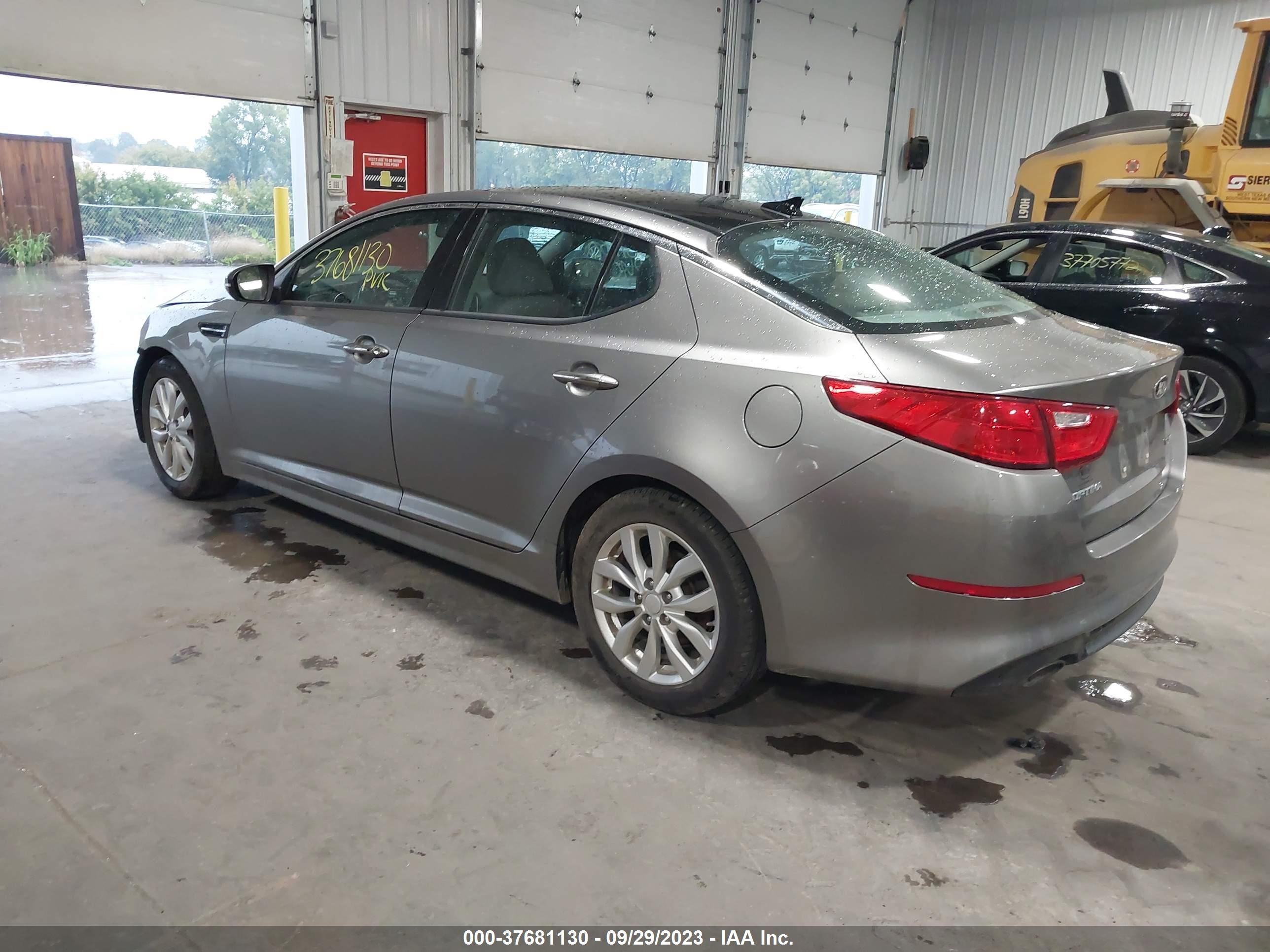 Photo 2 VIN: 5XXGN4A79FG415666 - KIA OPTIMA 