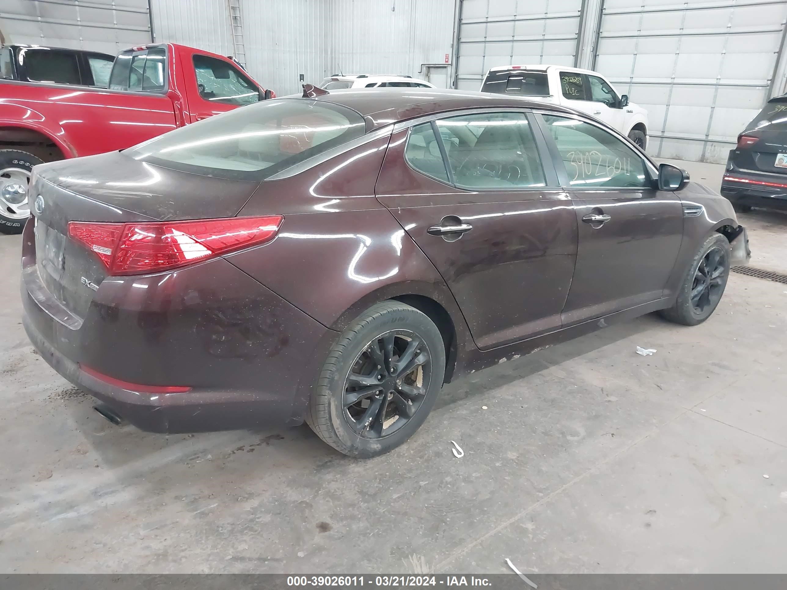 Photo 3 VIN: 5XXGN4A7XCG053374 - KIA OPTIMA 