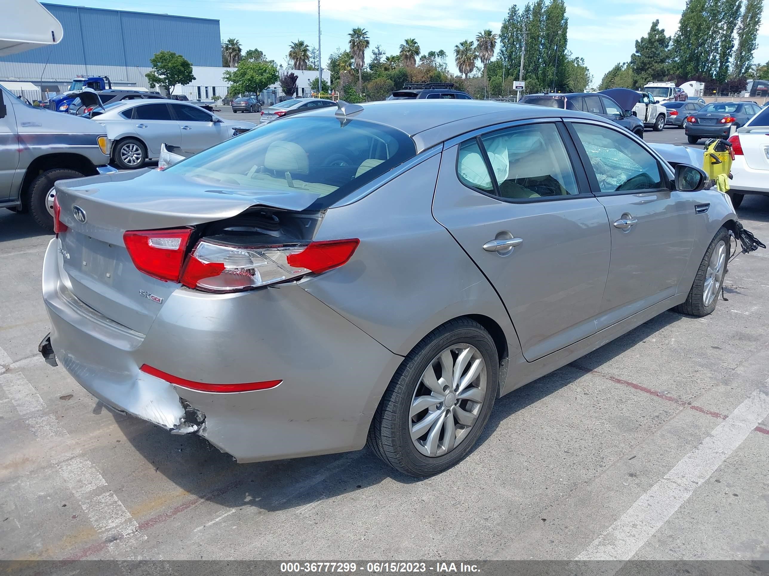 Photo 3 VIN: 5XXGN4A7XFG422299 - KIA OPTIMA 