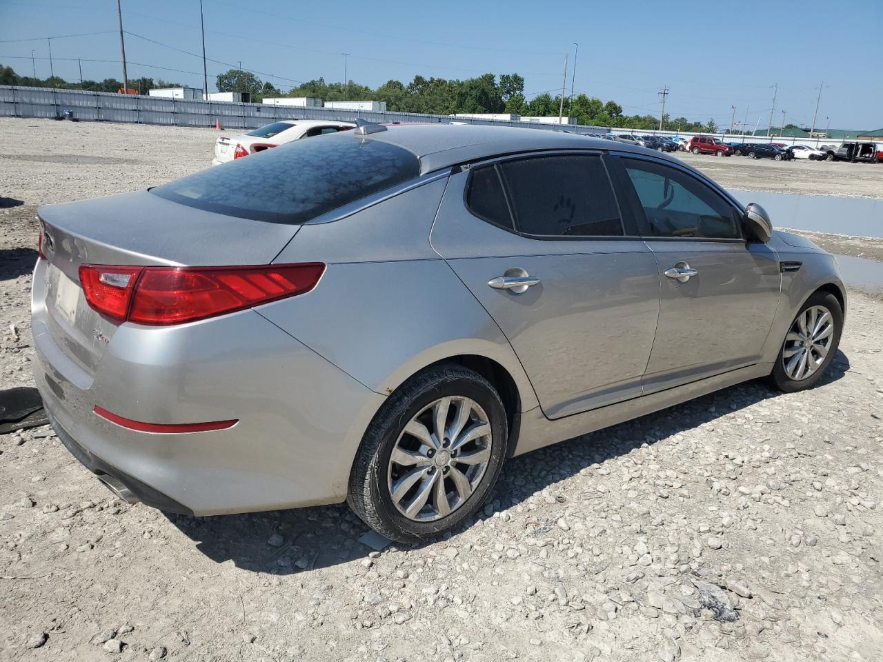 Photo 2 VIN: 5XXGN4A7XFG454265 - KIA OPTIMA 