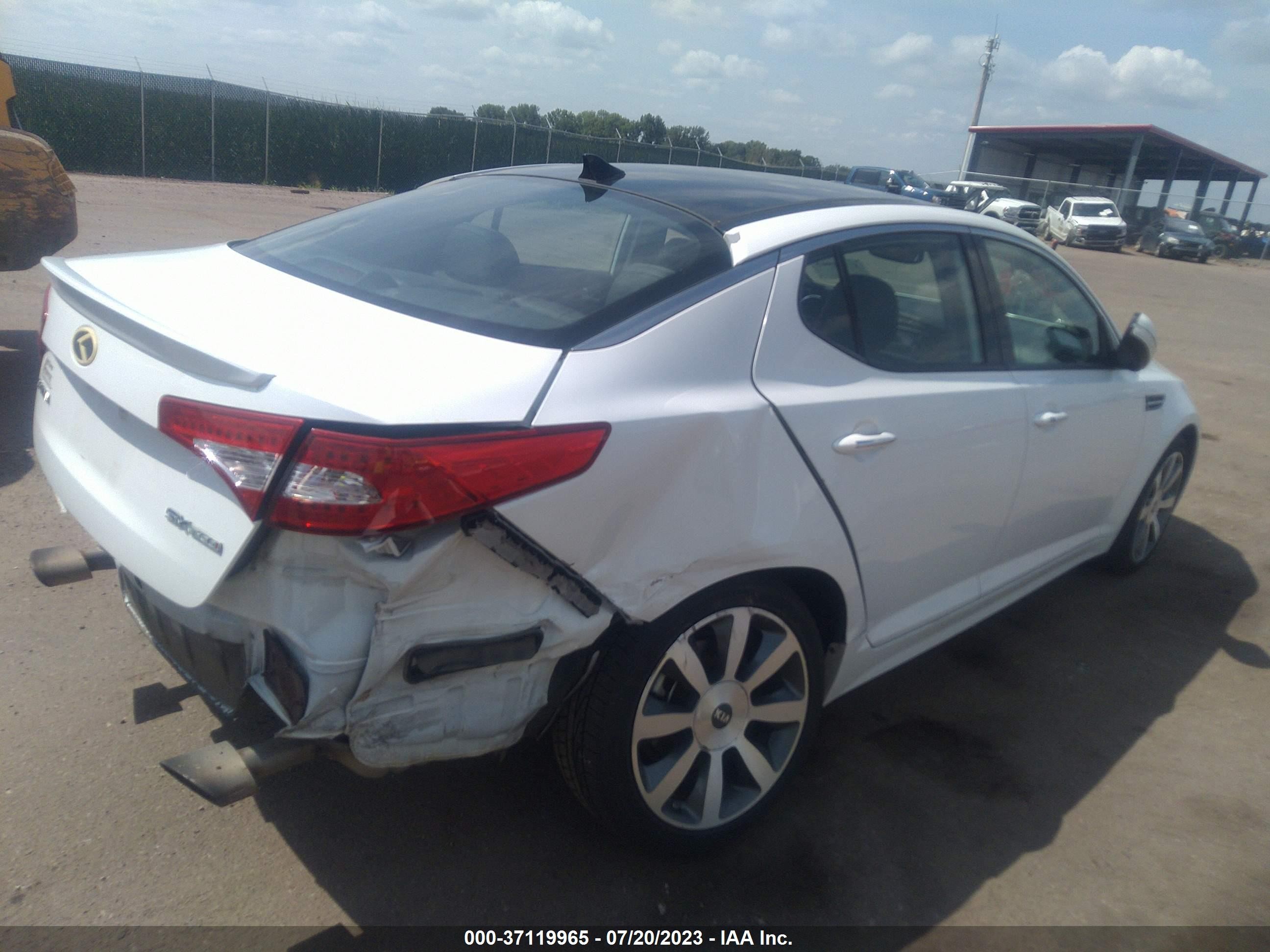 Photo 3 VIN: 5XXGR4A60DG243830 - KIA OPTIMA 