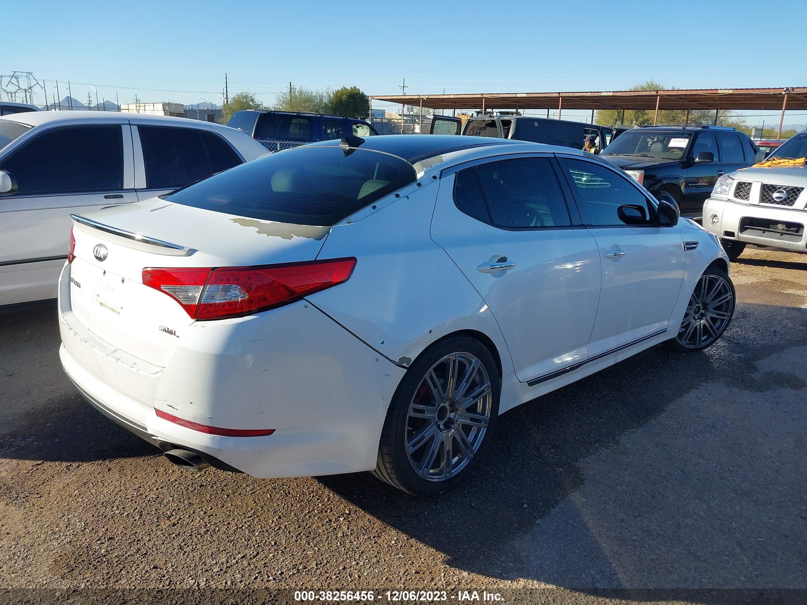 Photo 3 VIN: 5XXGR4A61DG165834 - KIA OPTIMA 