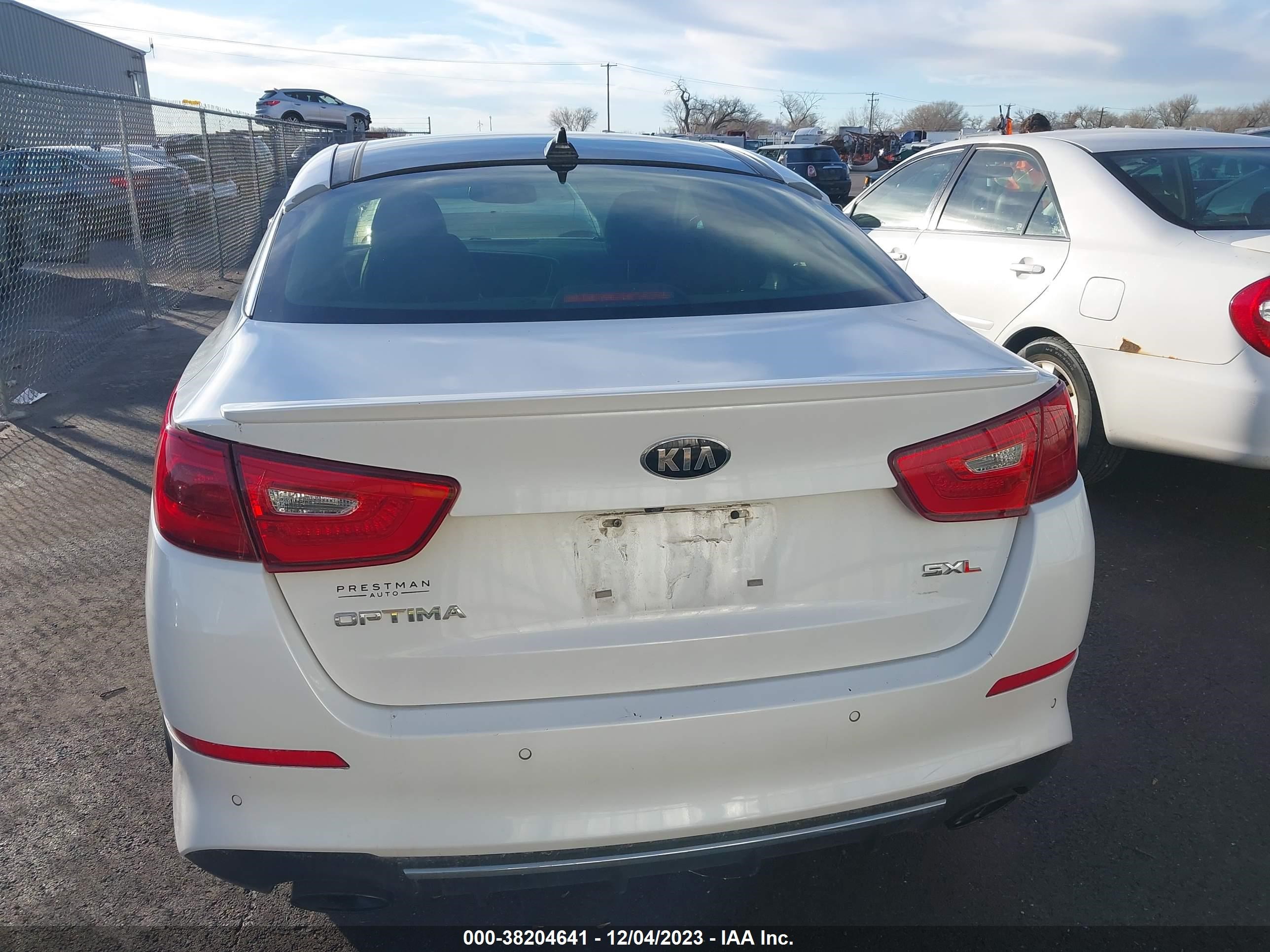 Photo 15 VIN: 5XXGR4A61FG373828 - KIA OPTIMA 