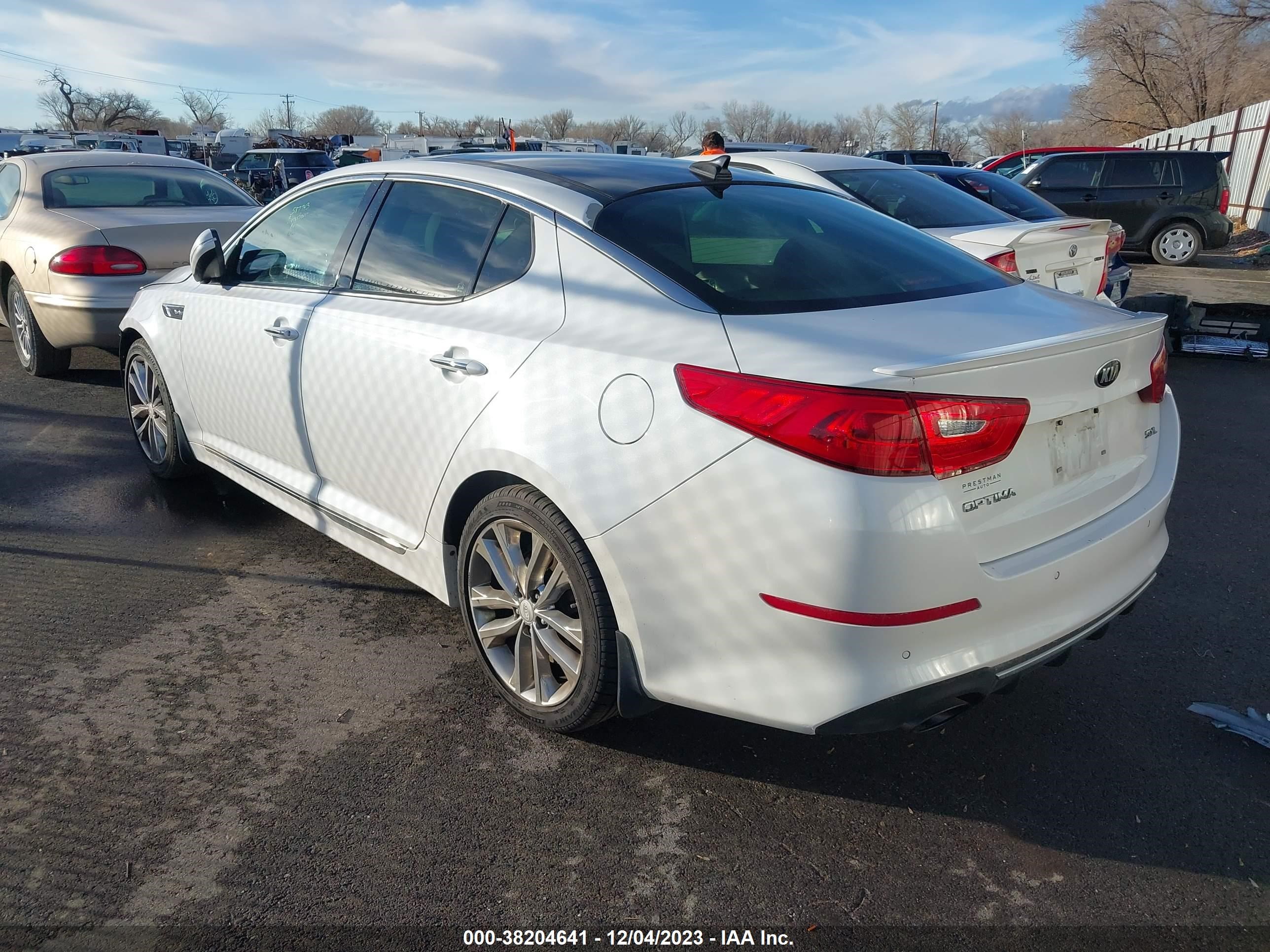 Photo 2 VIN: 5XXGR4A61FG373828 - KIA OPTIMA 