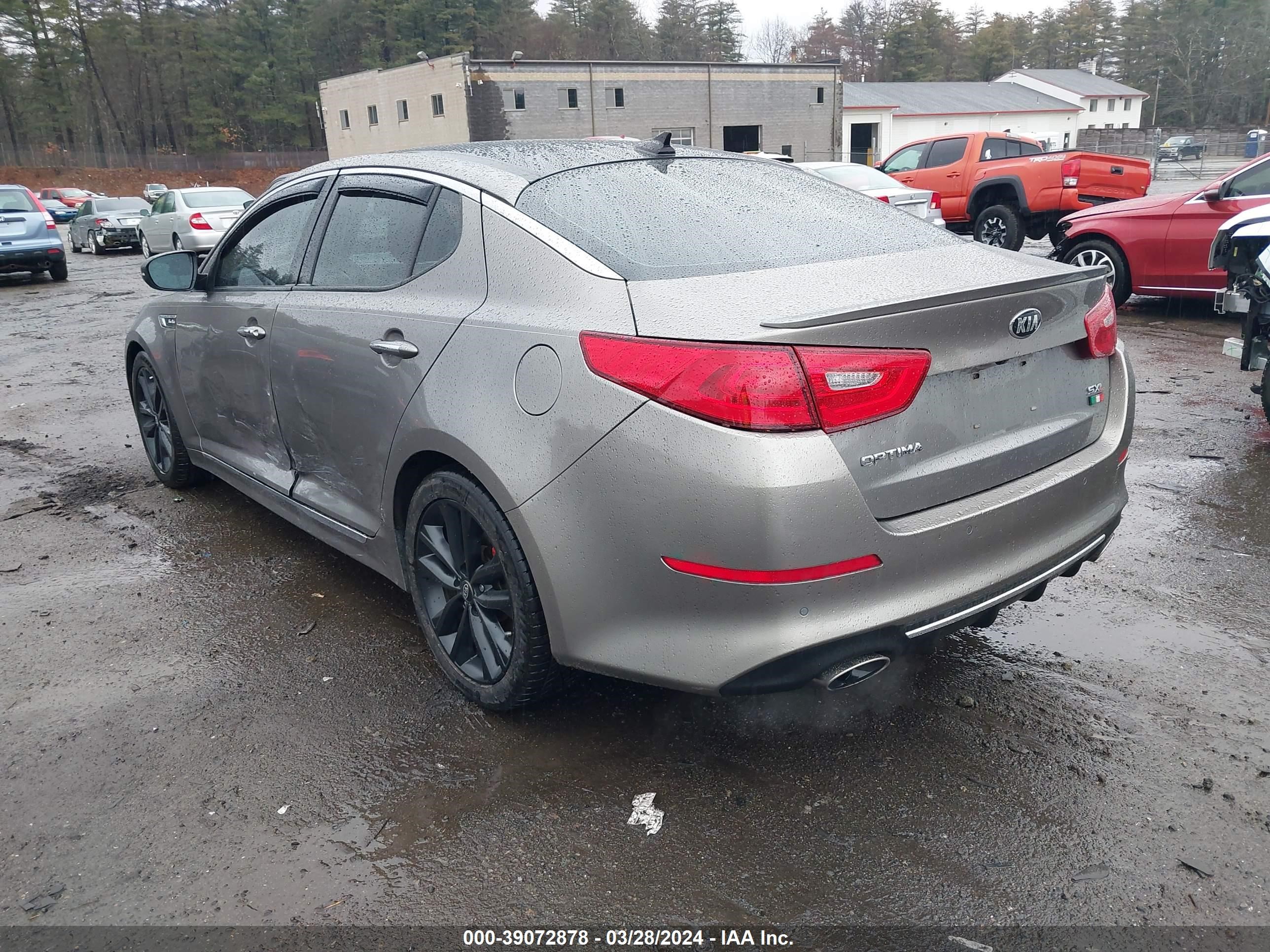 Photo 2 VIN: 5XXGR4A61FG380732 - KIA OPTIMA 