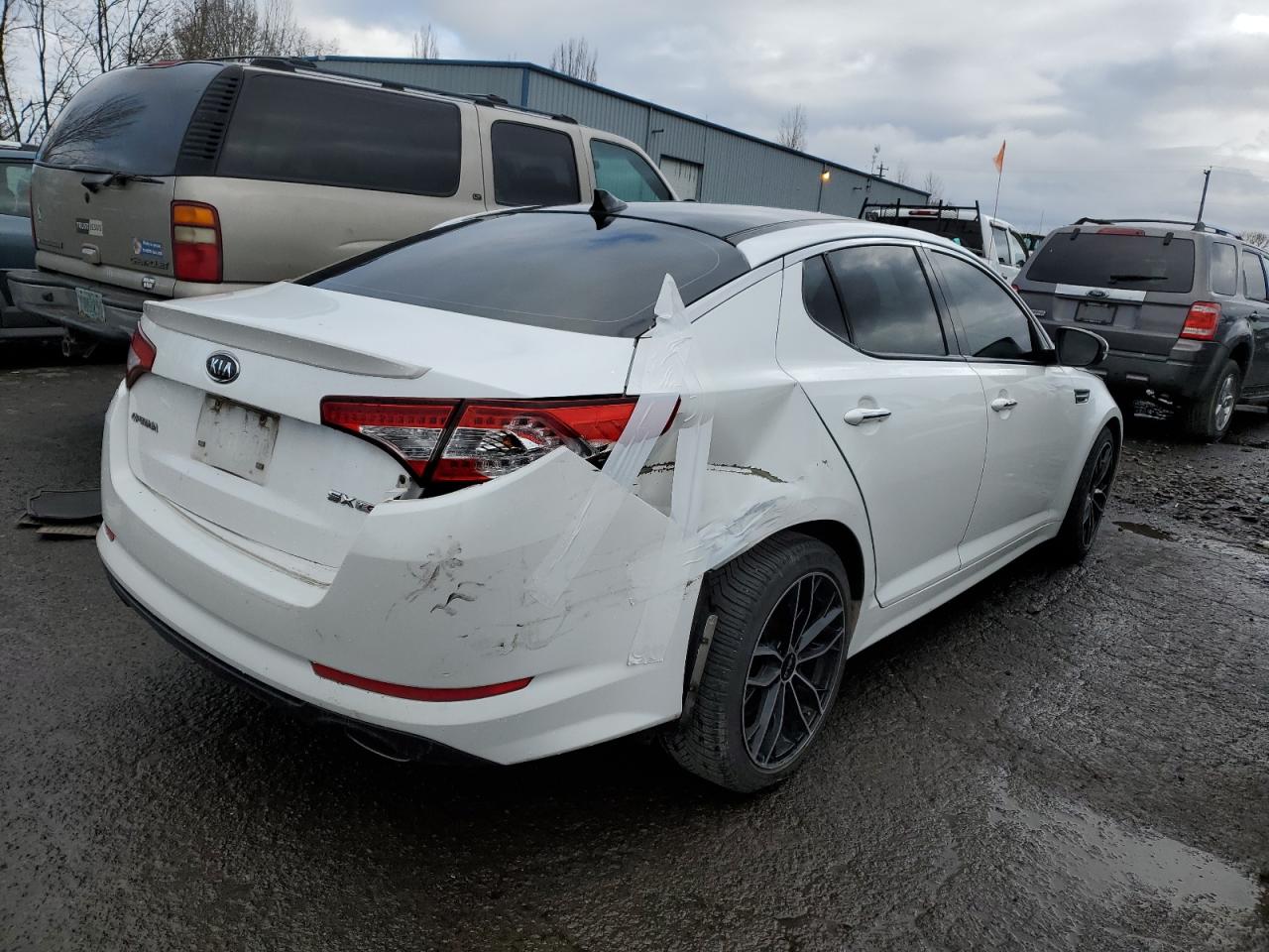 Photo 2 VIN: 5XXGR4A63CG011561 - KIA OPTIMA 