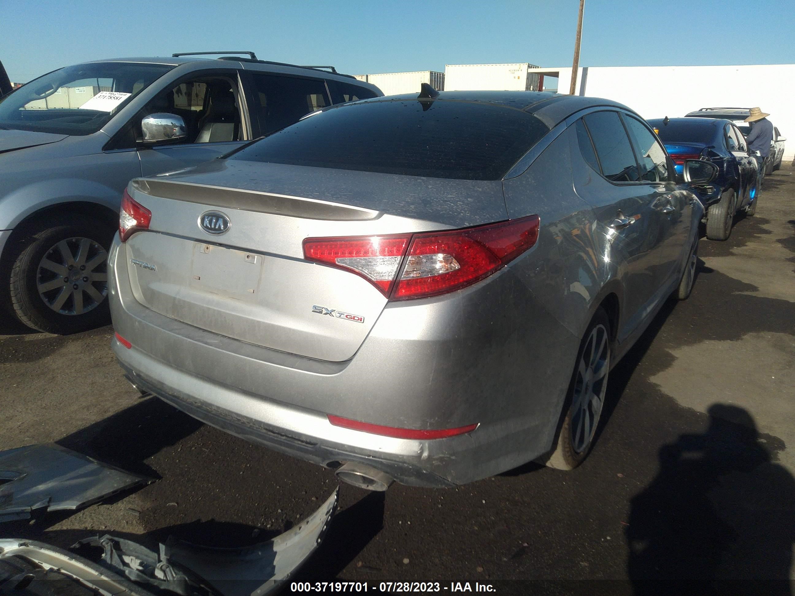 Photo 3 VIN: 5XXGR4A63CG078242 - KIA OPTIMA 