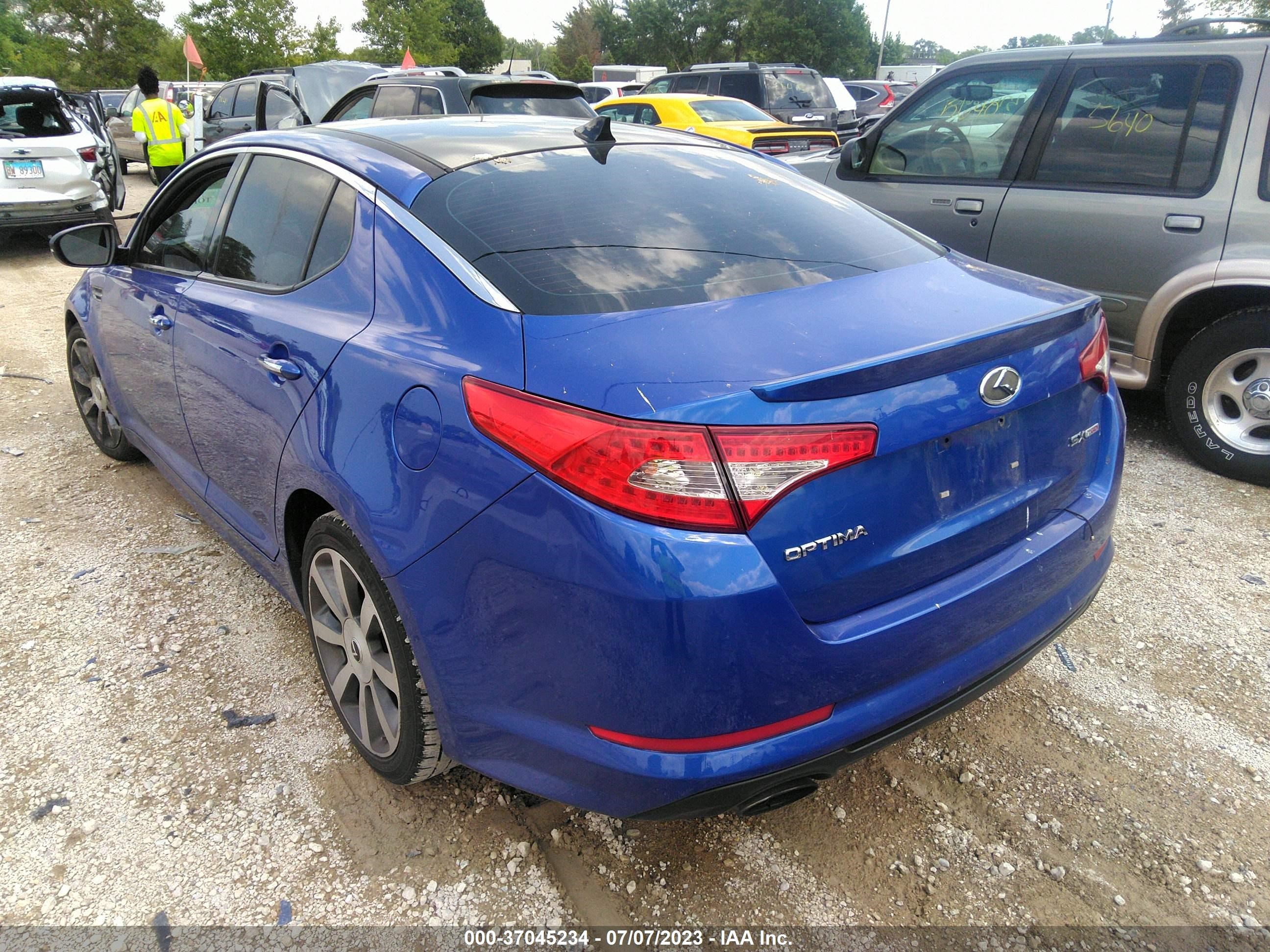 Photo 2 VIN: 5XXGR4A63DG113198 - KIA OPTIMA 