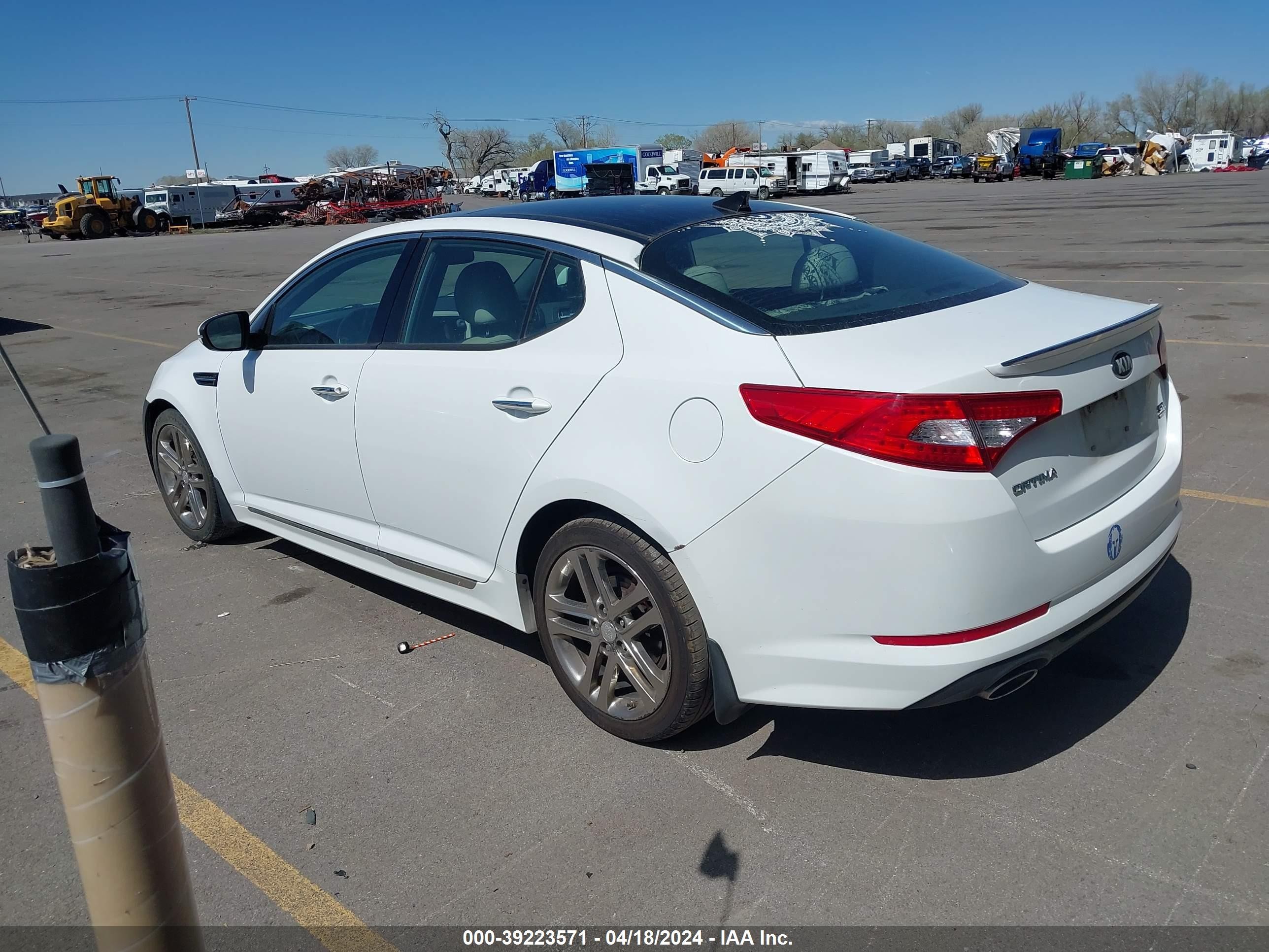 Photo 2 VIN: 5XXGR4A63DG175121 - KIA OPTIMA 