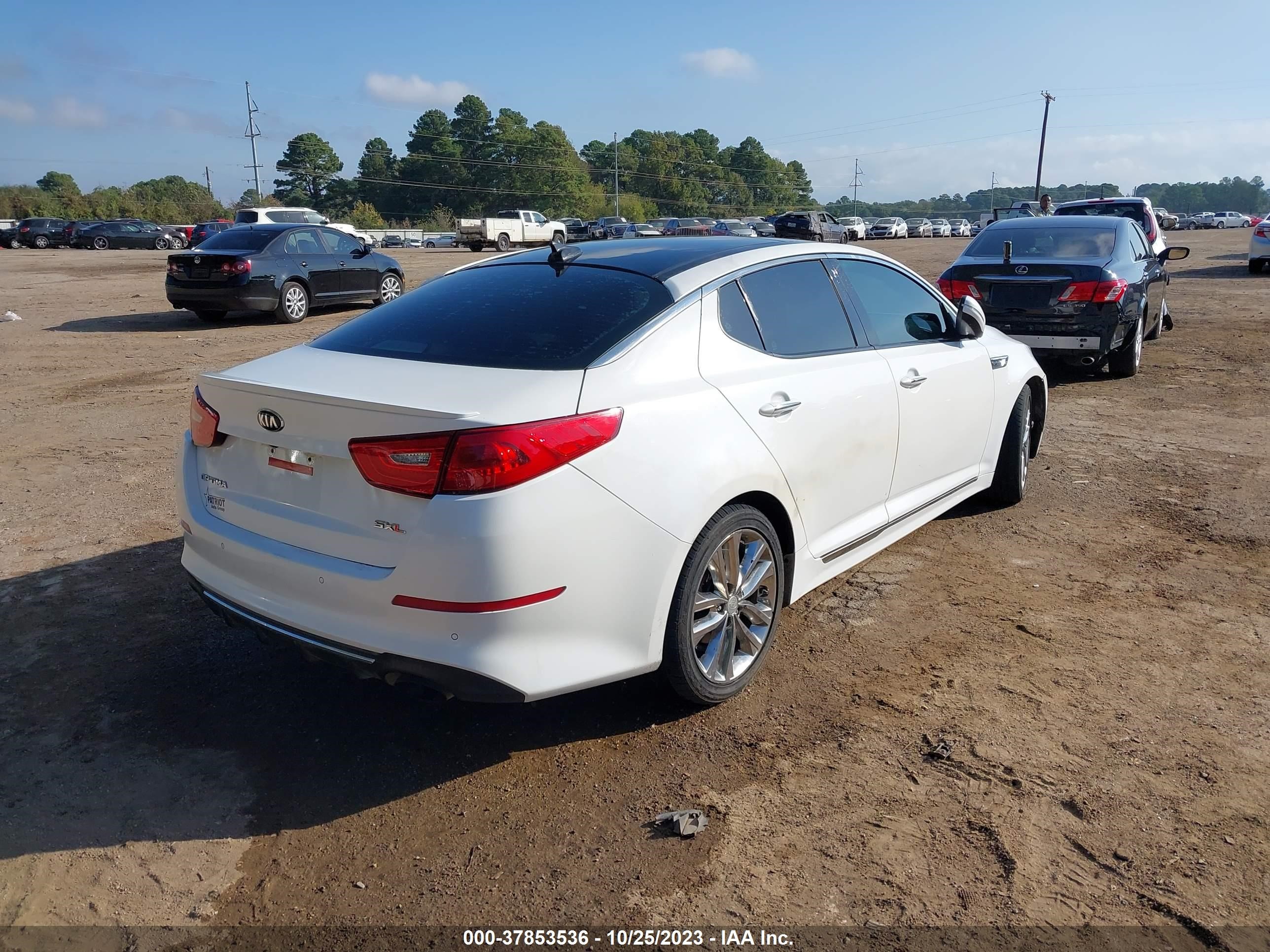 Photo 3 VIN: 5XXGR4A63EG284230 - KIA OPTIMA 