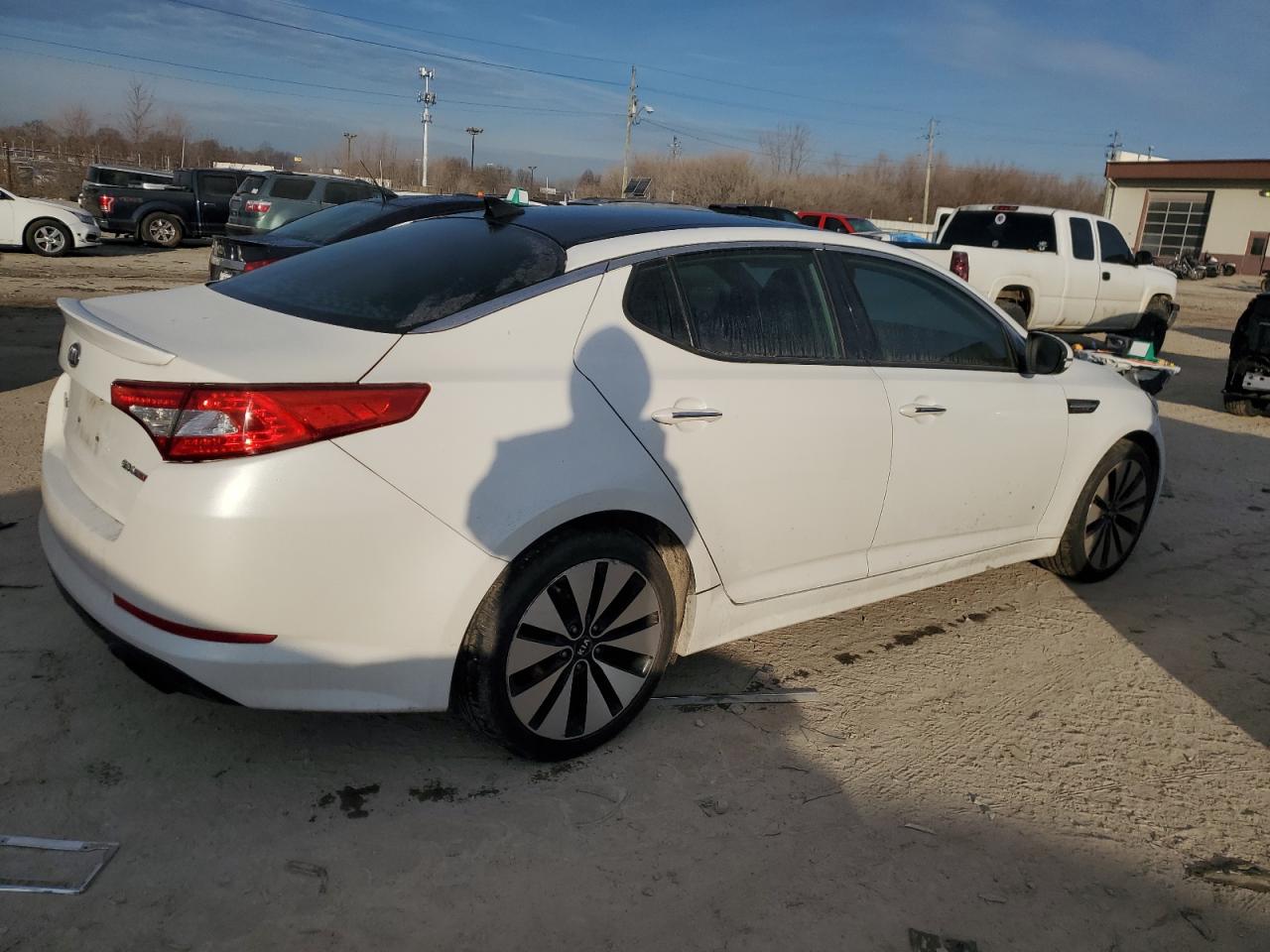 Photo 2 VIN: 5XXGR4A66CG009027 - KIA OPTIMA 