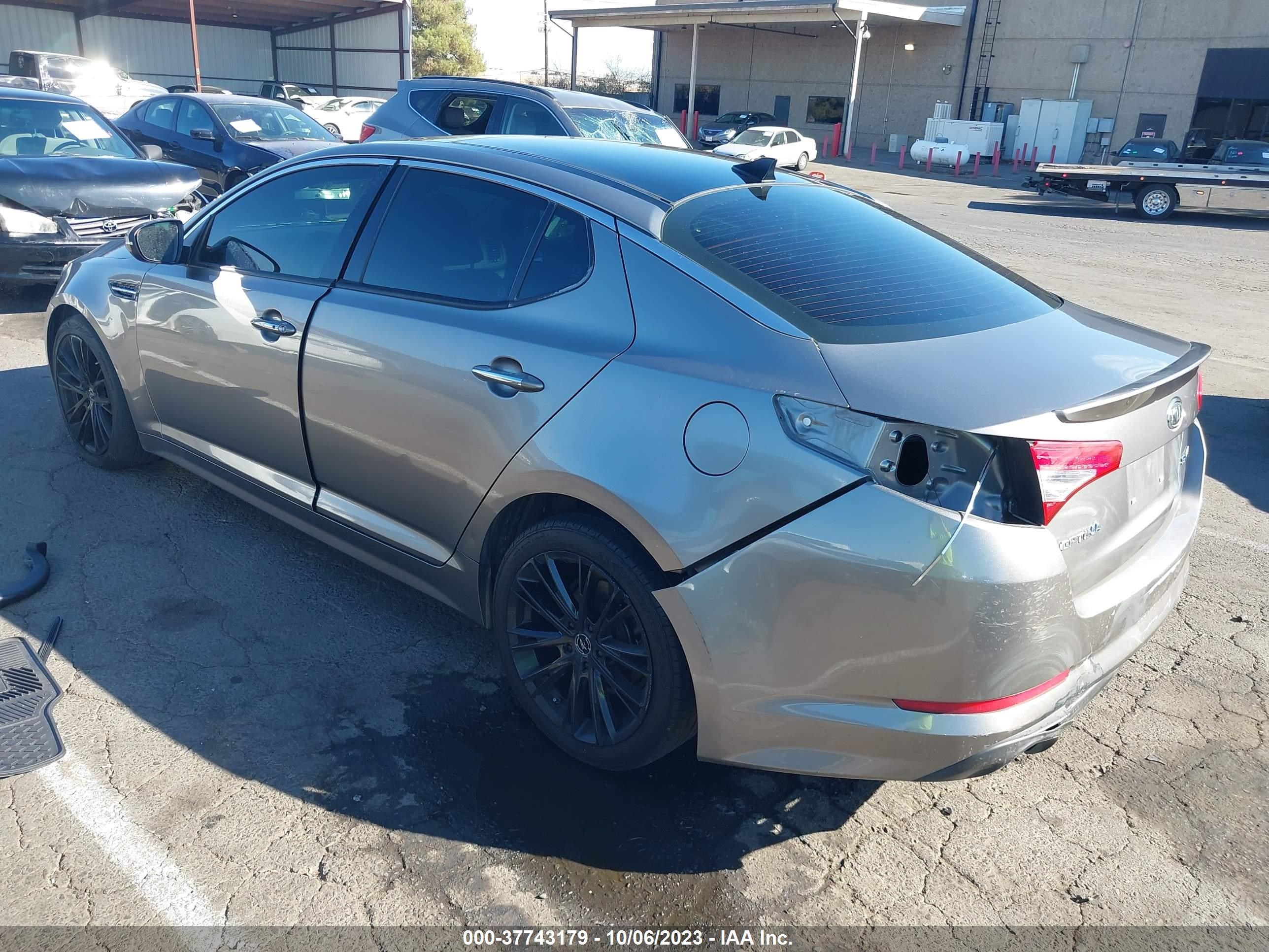 Photo 2 VIN: 5XXGR4A69CG004985 - KIA OPTIMA 