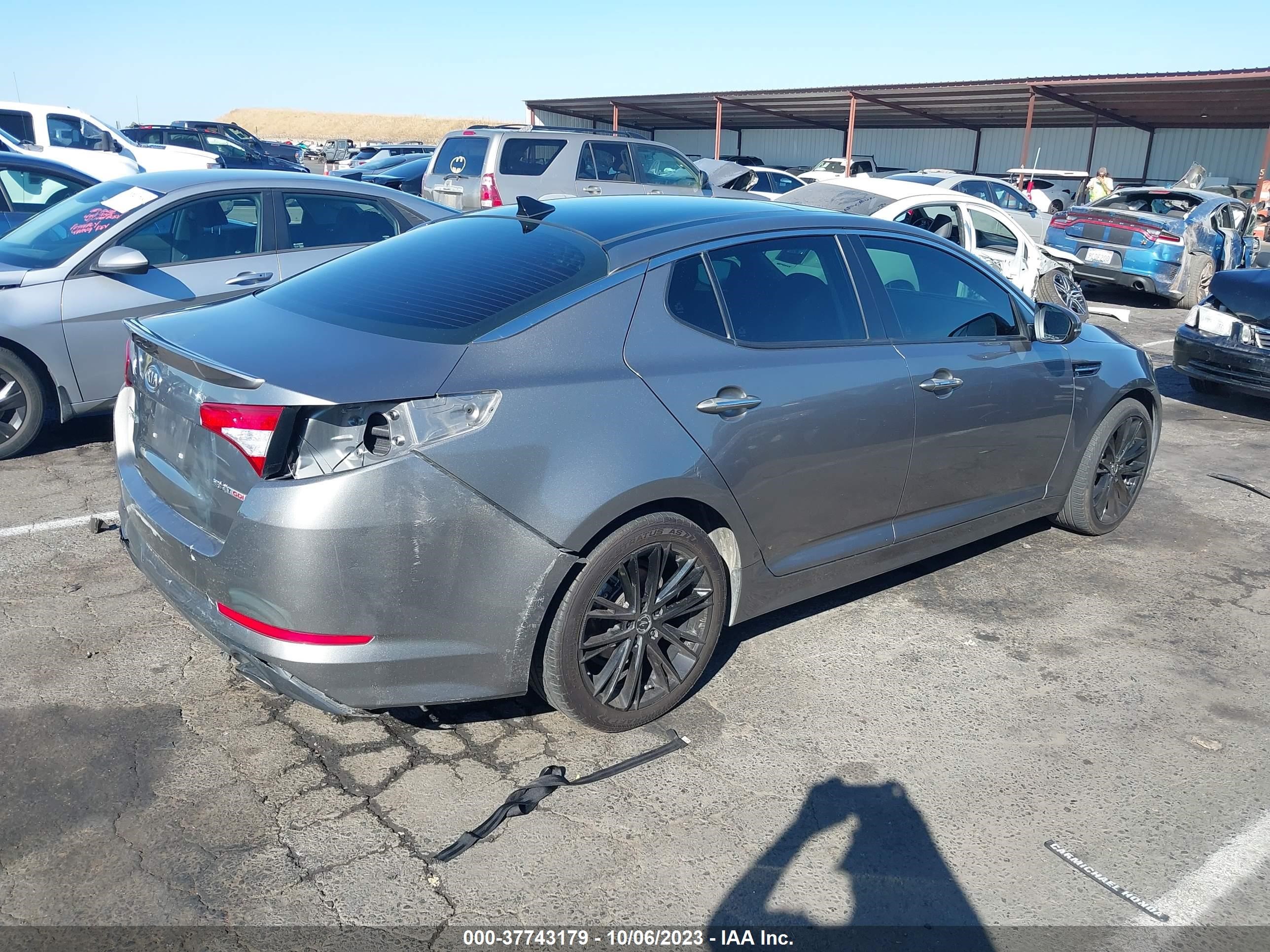 Photo 3 VIN: 5XXGR4A69CG004985 - KIA OPTIMA 