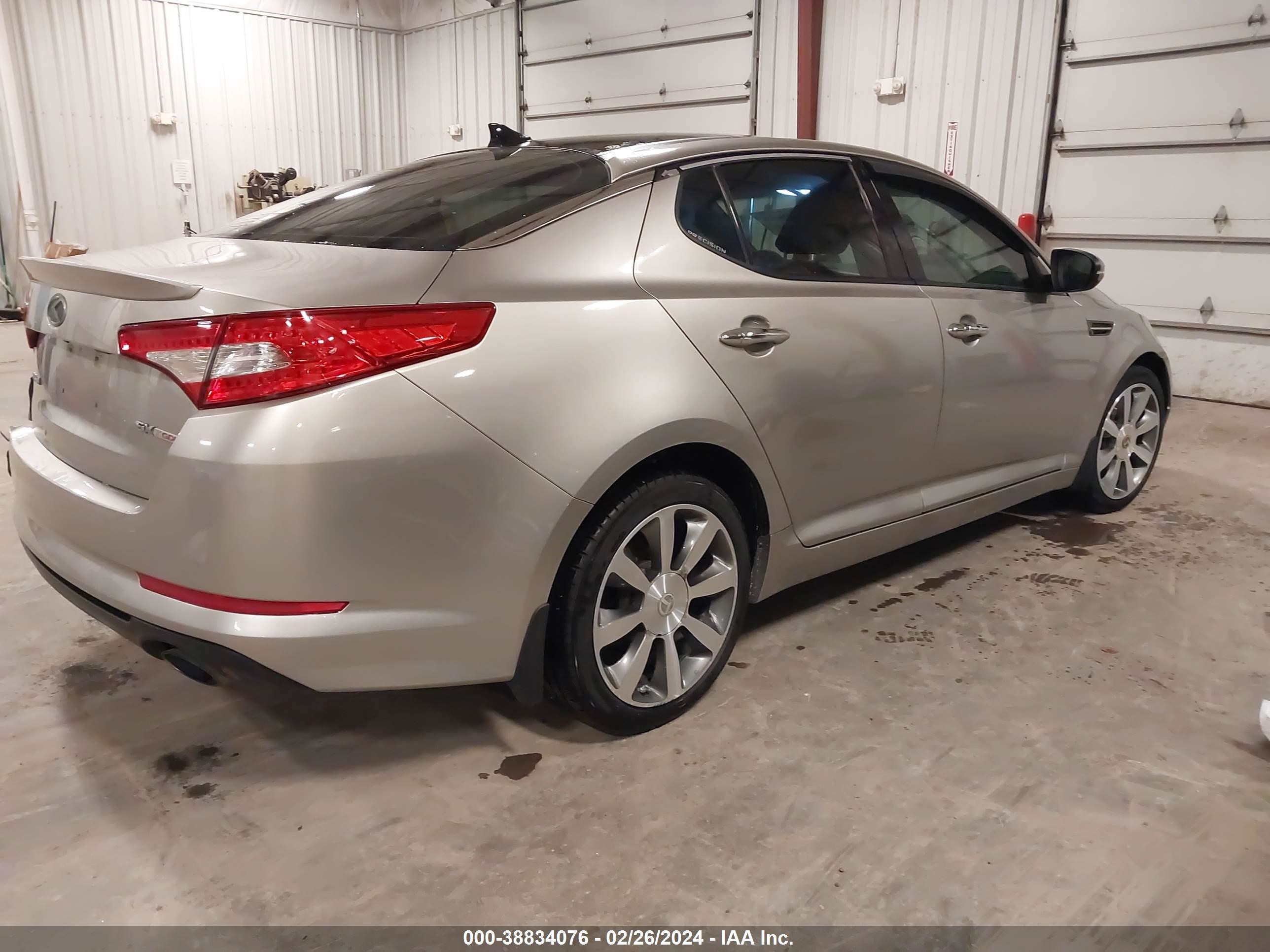 Photo 3 VIN: 5XXGR4A69CG060232 - KIA OPTIMA 