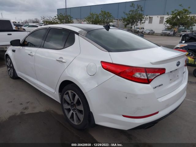 Photo 2 VIN: 5XXGR4A6XCG072163 - KIA OPTIMA 