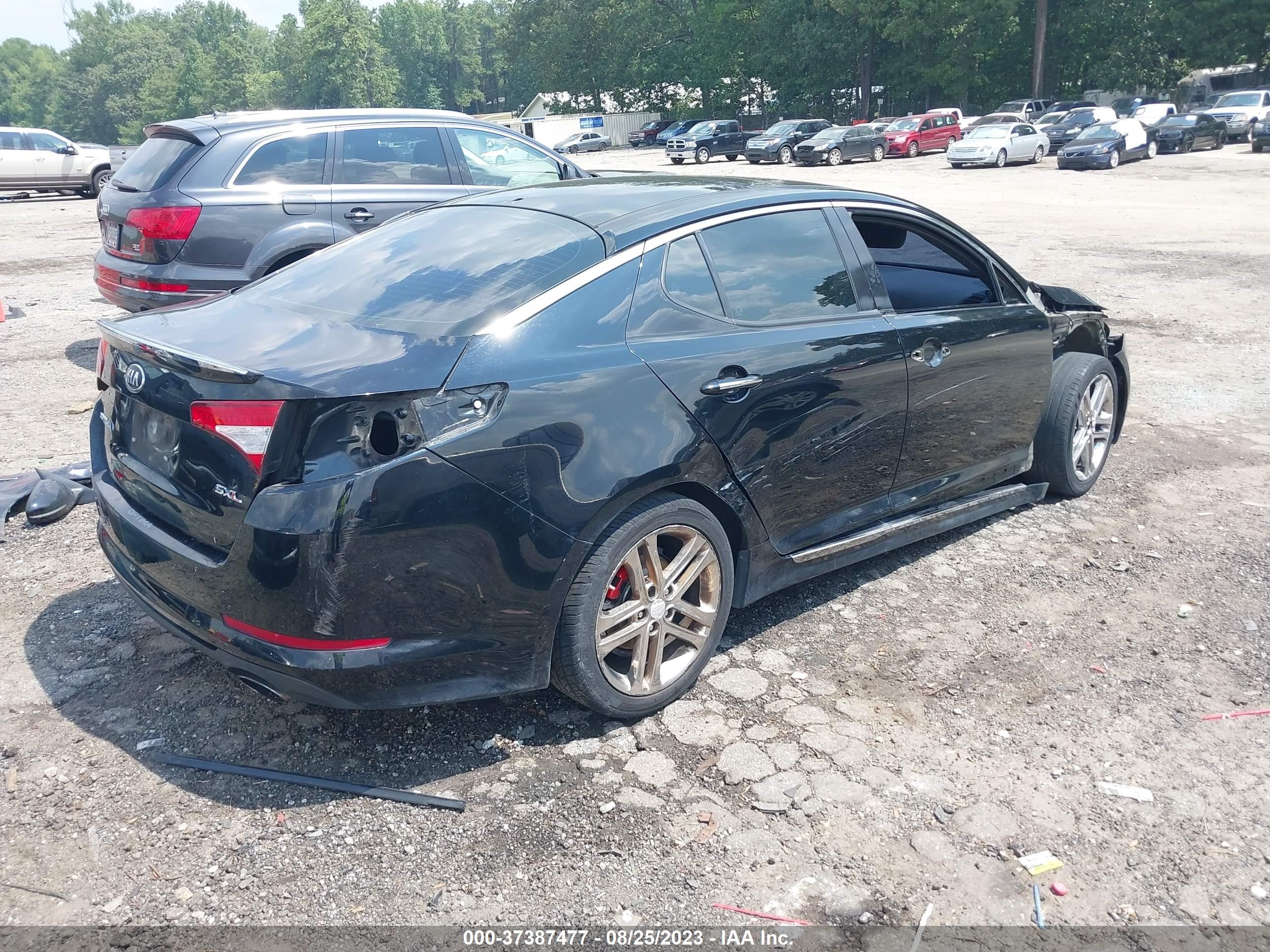 Photo 3 VIN: 5XXGR4A6XDG212326 - KIA OPTIMA 