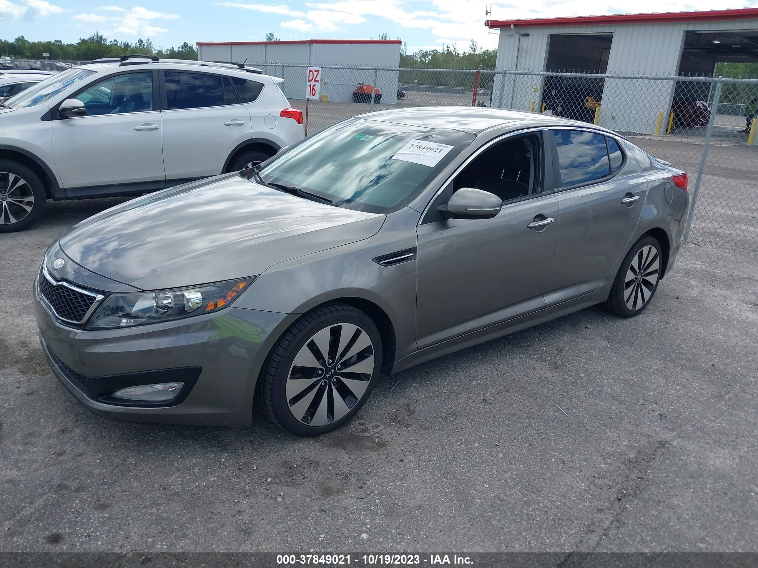 Photo 1 VIN: 5XXGR4A6XDG238473 - KIA OPTIMA 