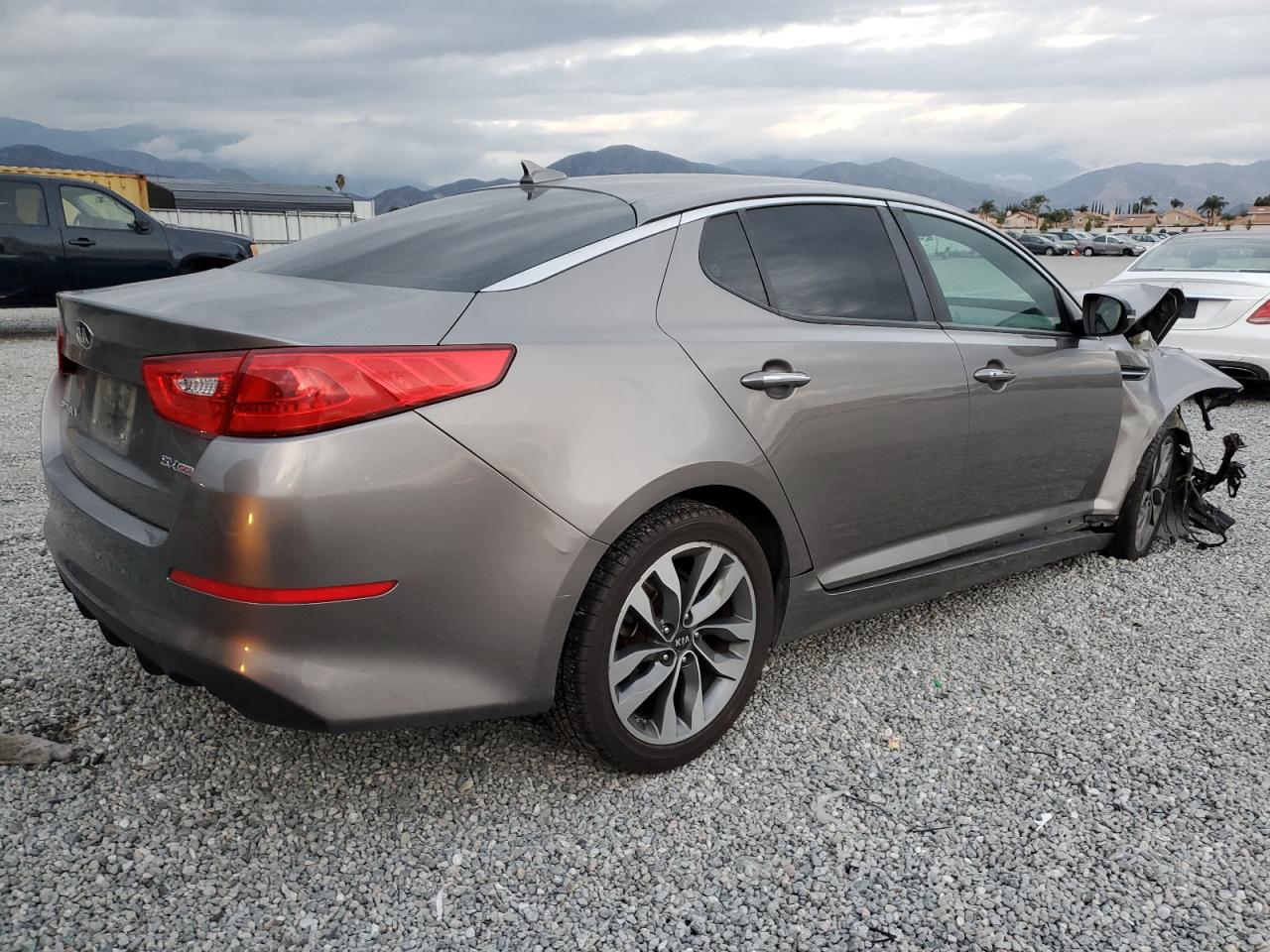 Photo 2 VIN: 5XXGR4A78FG437159 - KIA OPTIMA 