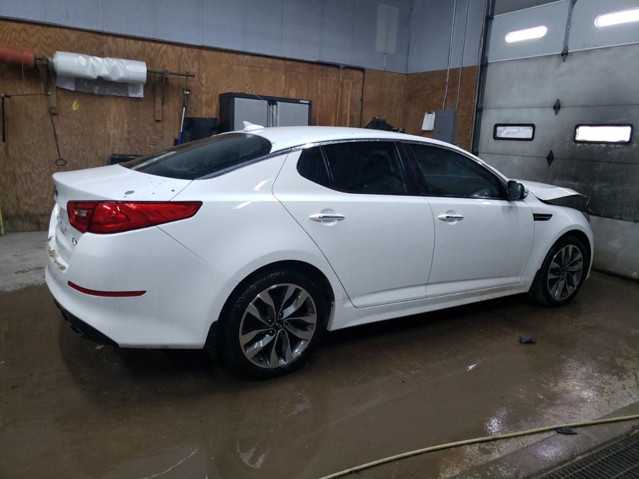 Photo 2 VIN: 5XXGR4A7XFG404843 - KIA OPTIMA 