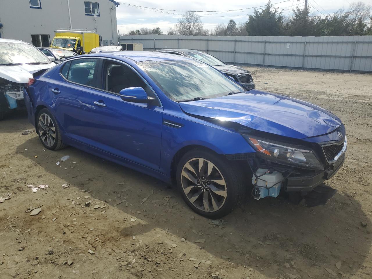 Photo 3 VIN: 5XXGR4A7XFG466677 - KIA OPTIMA 