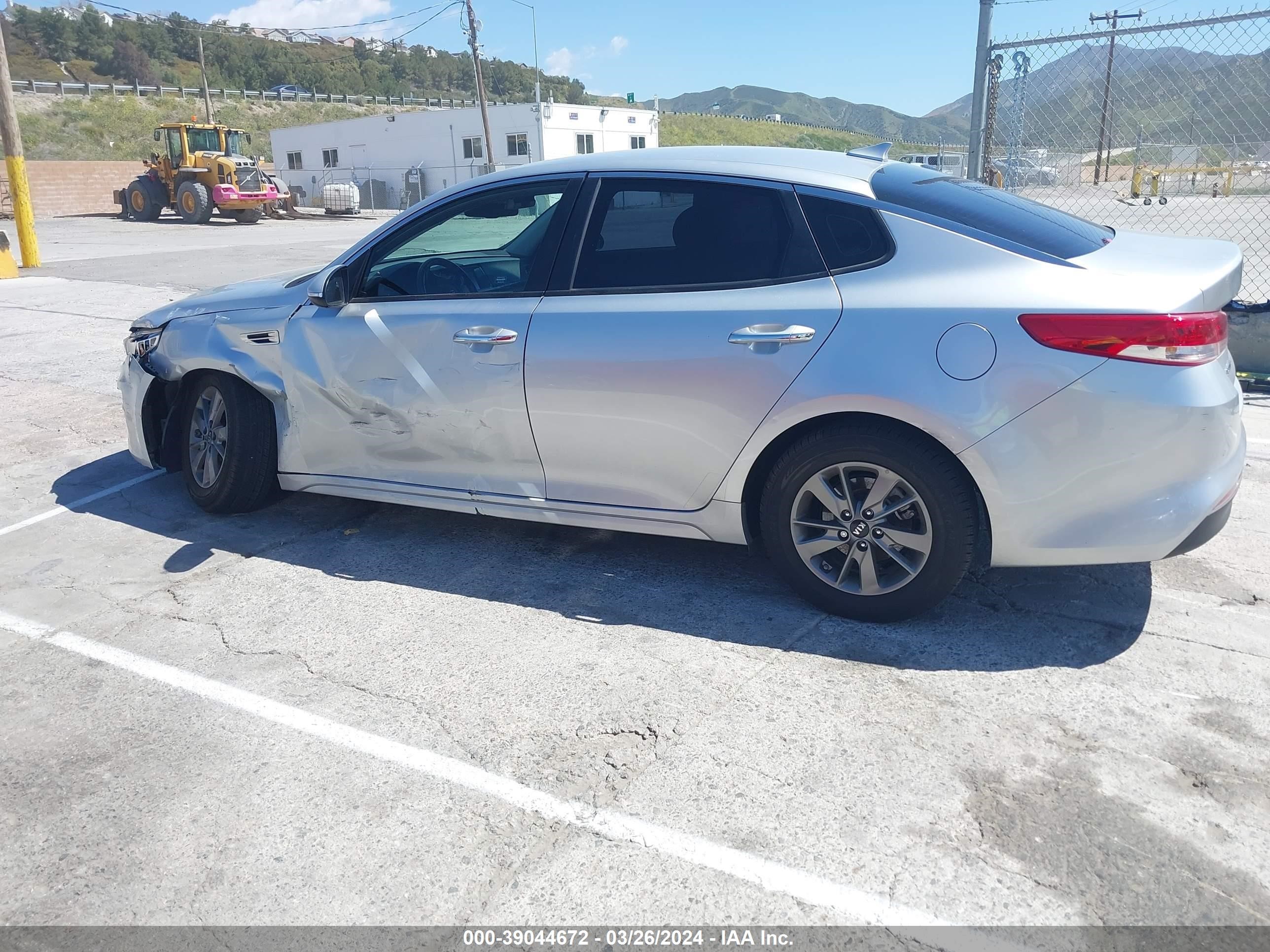 Photo 13 VIN: 5XXGT4L10GG022963 - KIA OPTIMA 