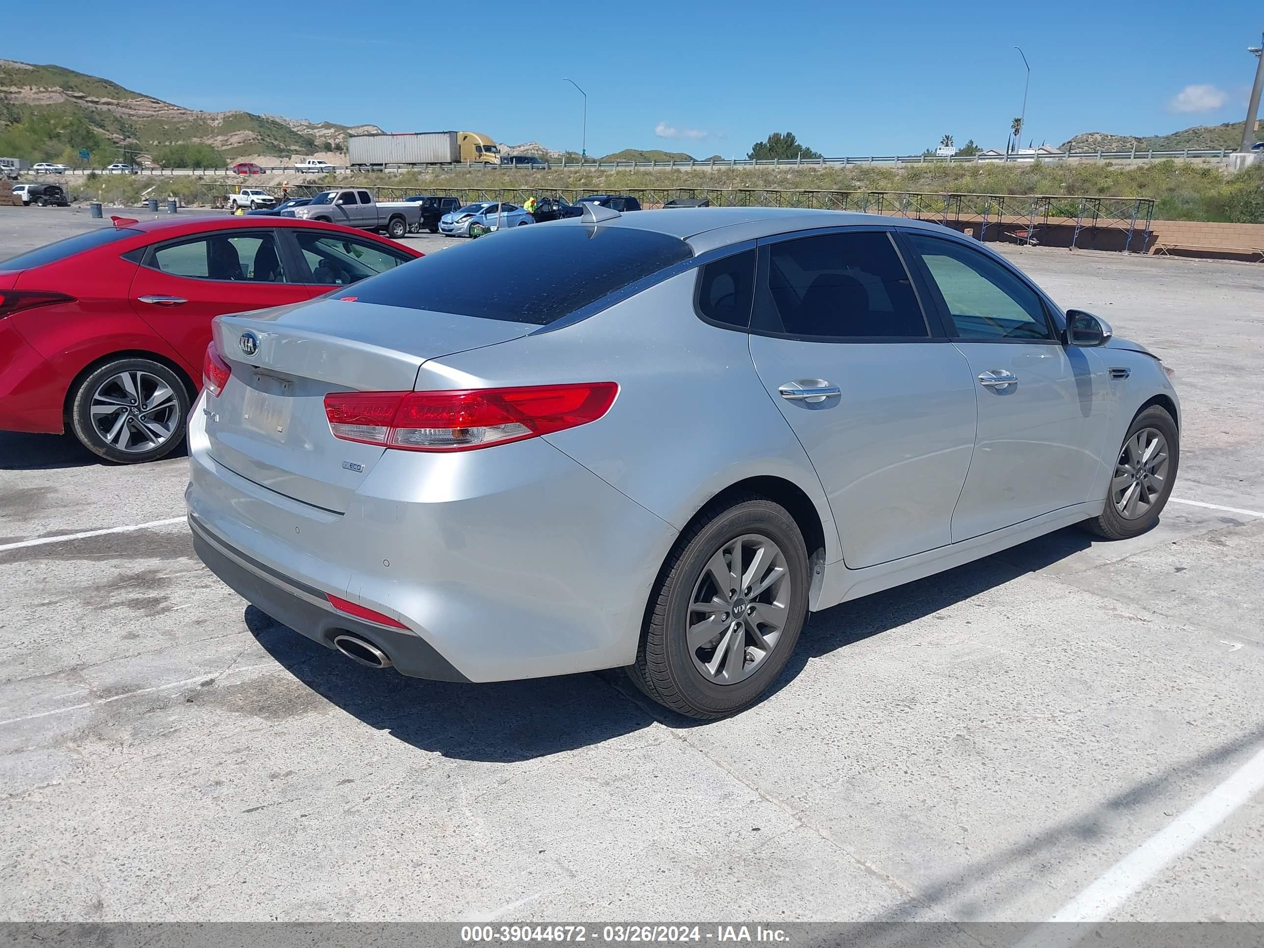 Photo 3 VIN: 5XXGT4L10GG022963 - KIA OPTIMA 