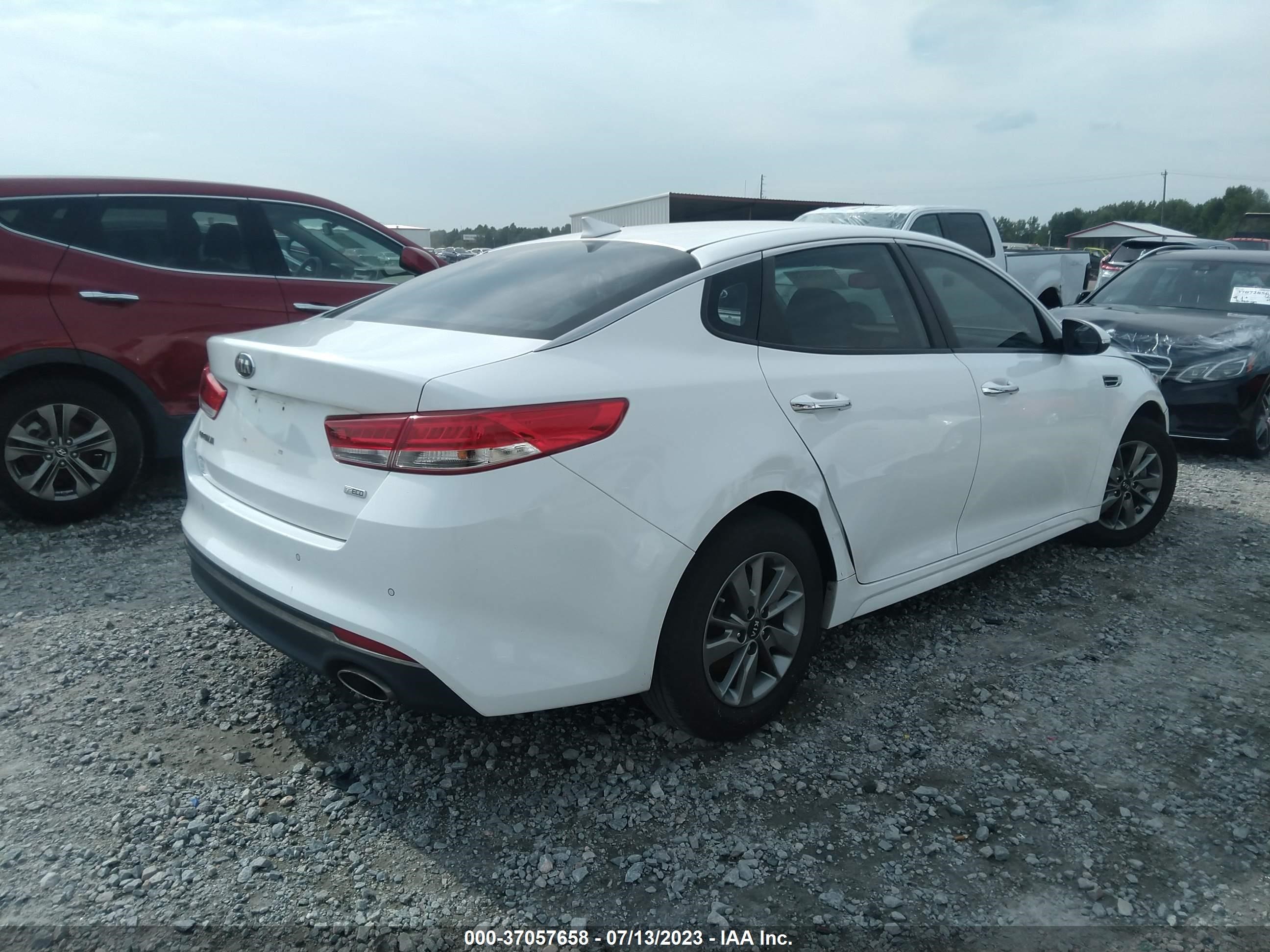 Photo 3 VIN: 5XXGT4L16GG010025 - KIA OPTIMA 