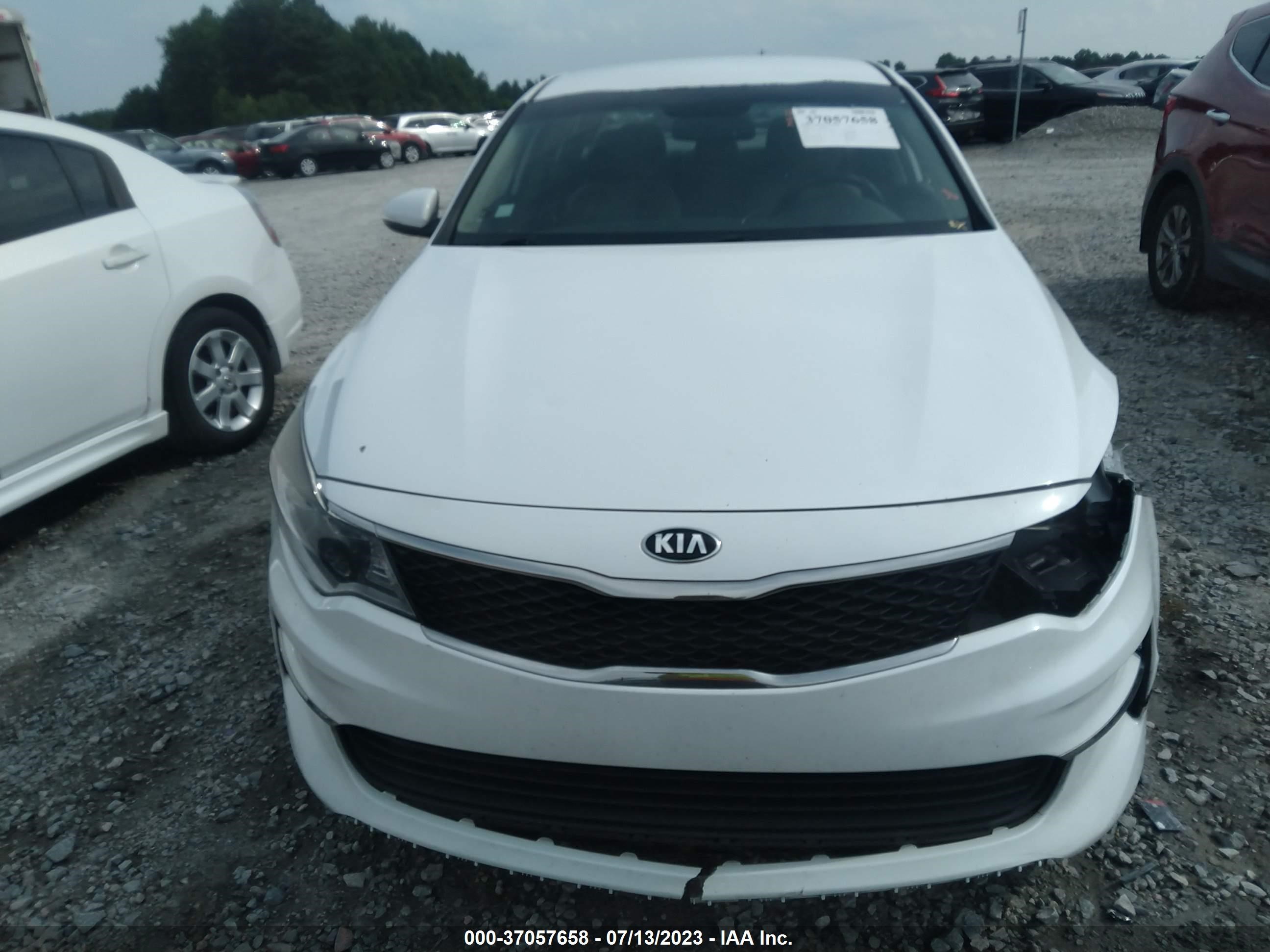 Photo 5 VIN: 5XXGT4L16GG010025 - KIA OPTIMA 