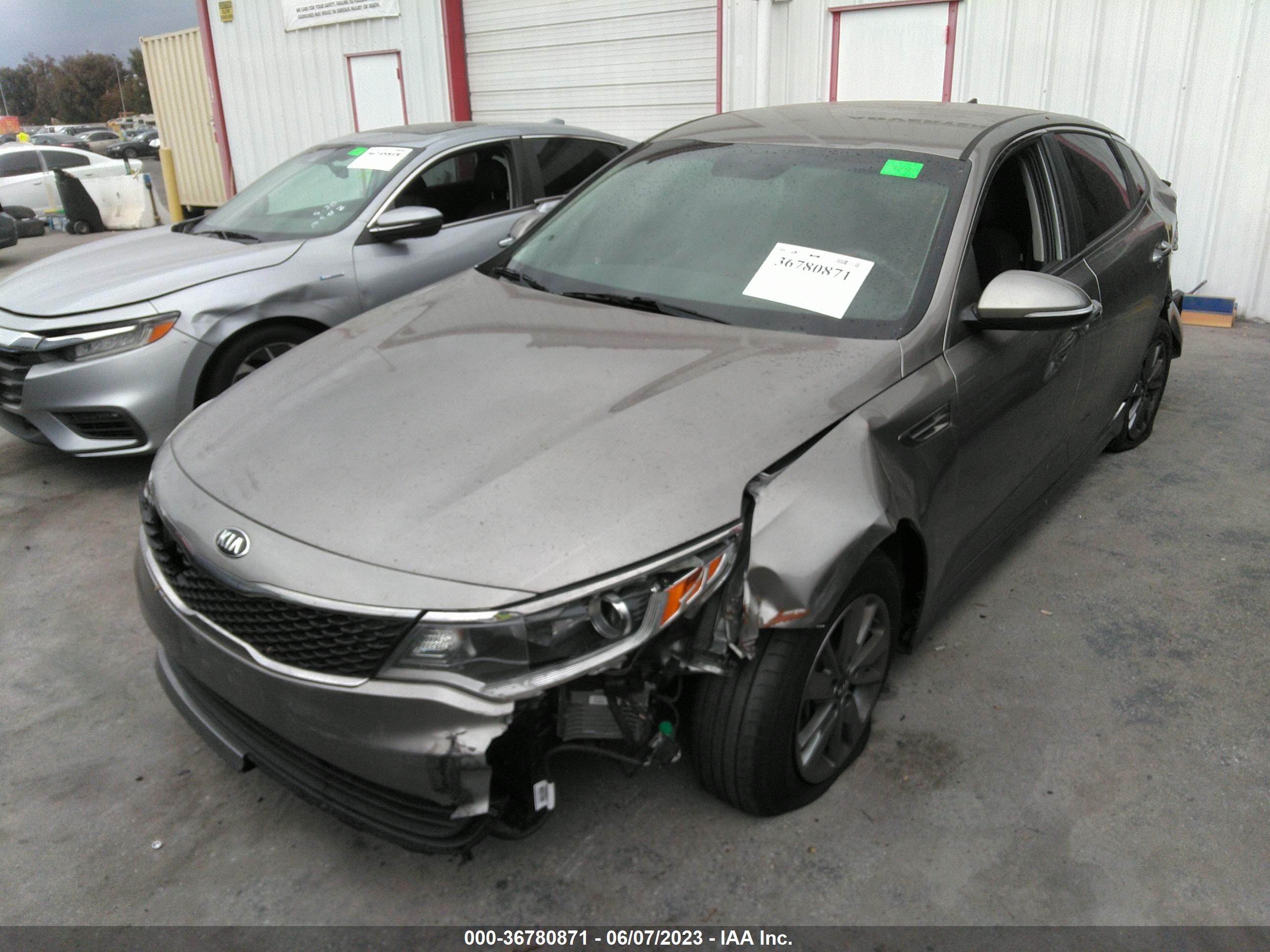 Photo 1 VIN: 5XXGT4L16HG134085 - KIA OPTIMA 