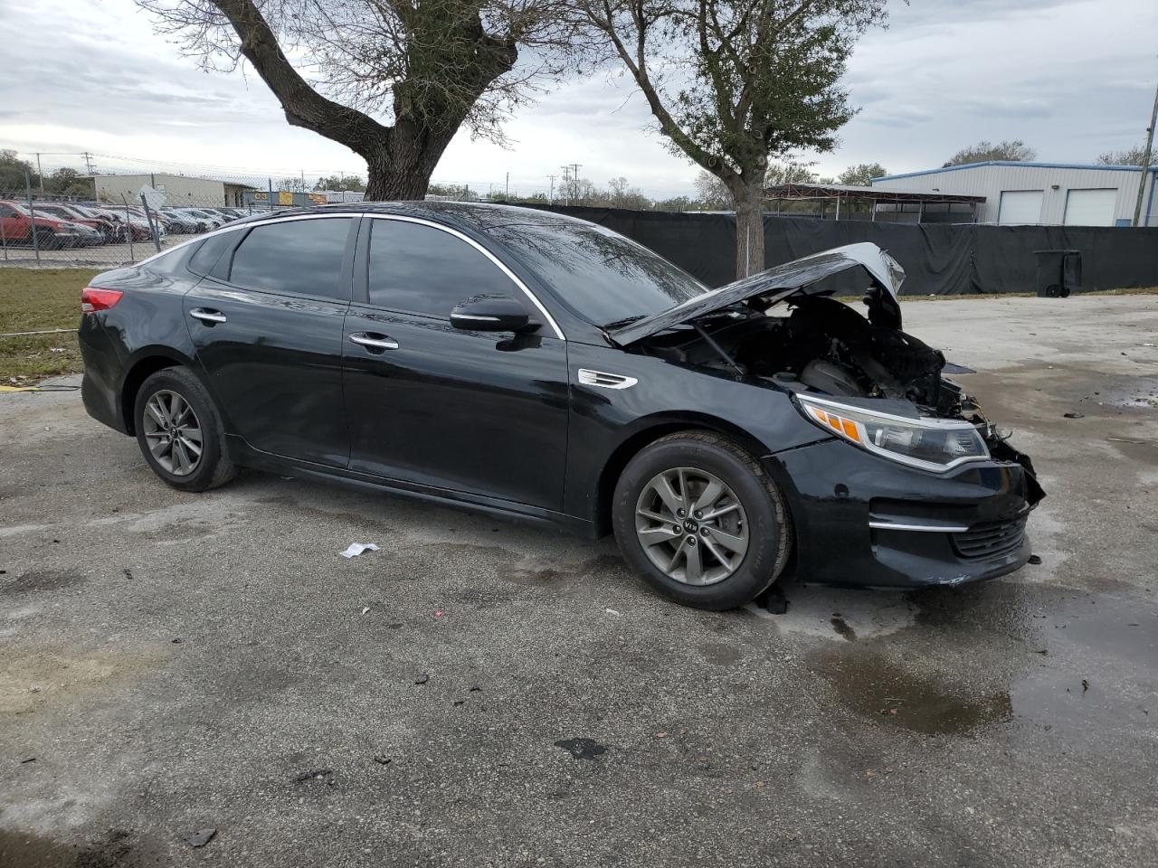 Photo 3 VIN: 5XXGT4L1XJG221140 - KIA OPTIMA 