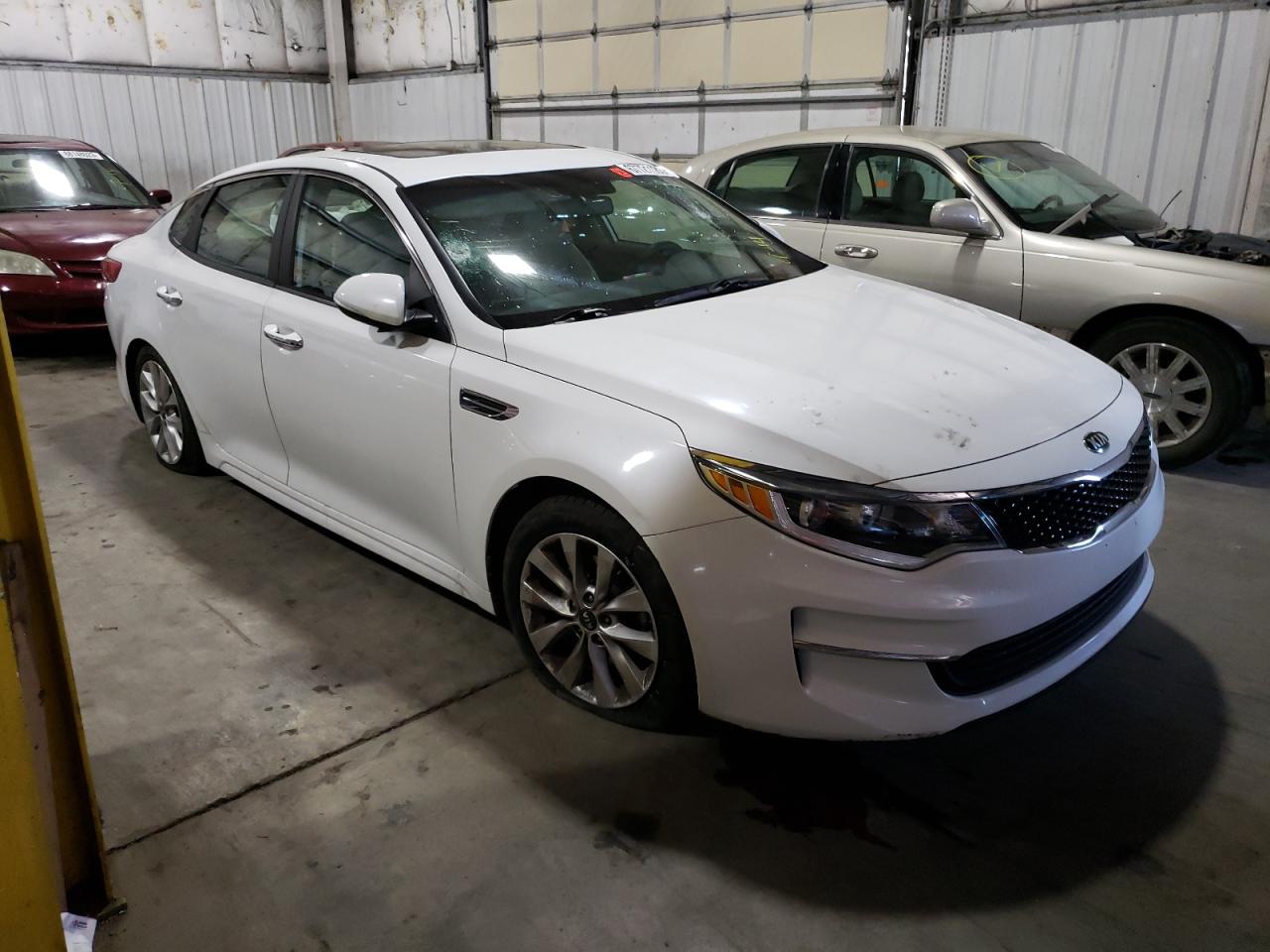 Photo 3 VIN: 5XXGT4L30GG002858 - KIA OPTIMA 