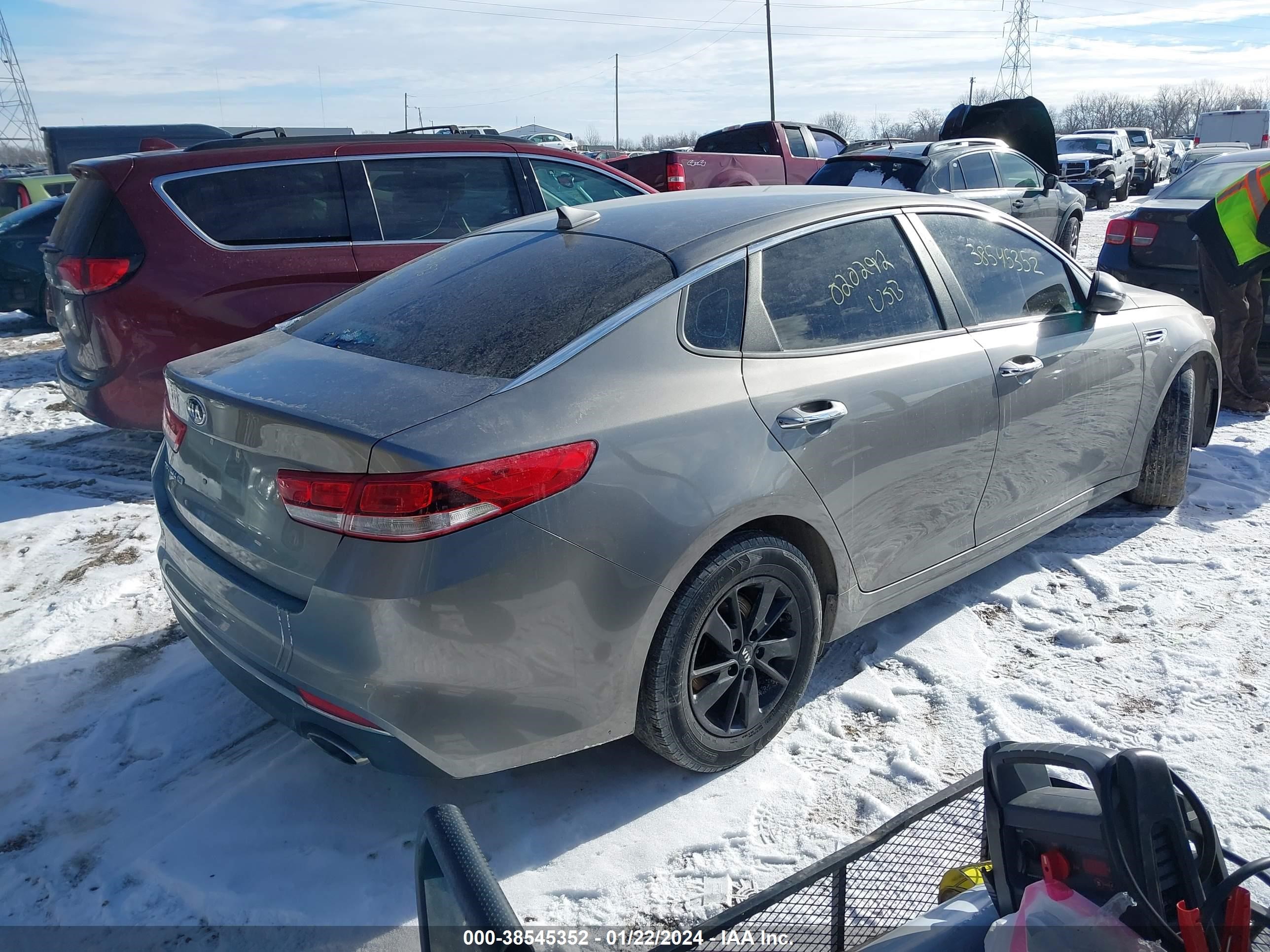 Photo 3 VIN: 5XXGT4L30GG020292 - KIA OPTIMA 