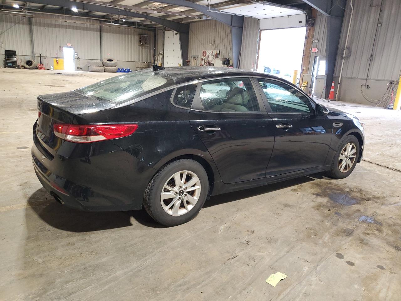 Photo 2 VIN: 5XXGT4L30GG039926 - KIA OPTIMA 