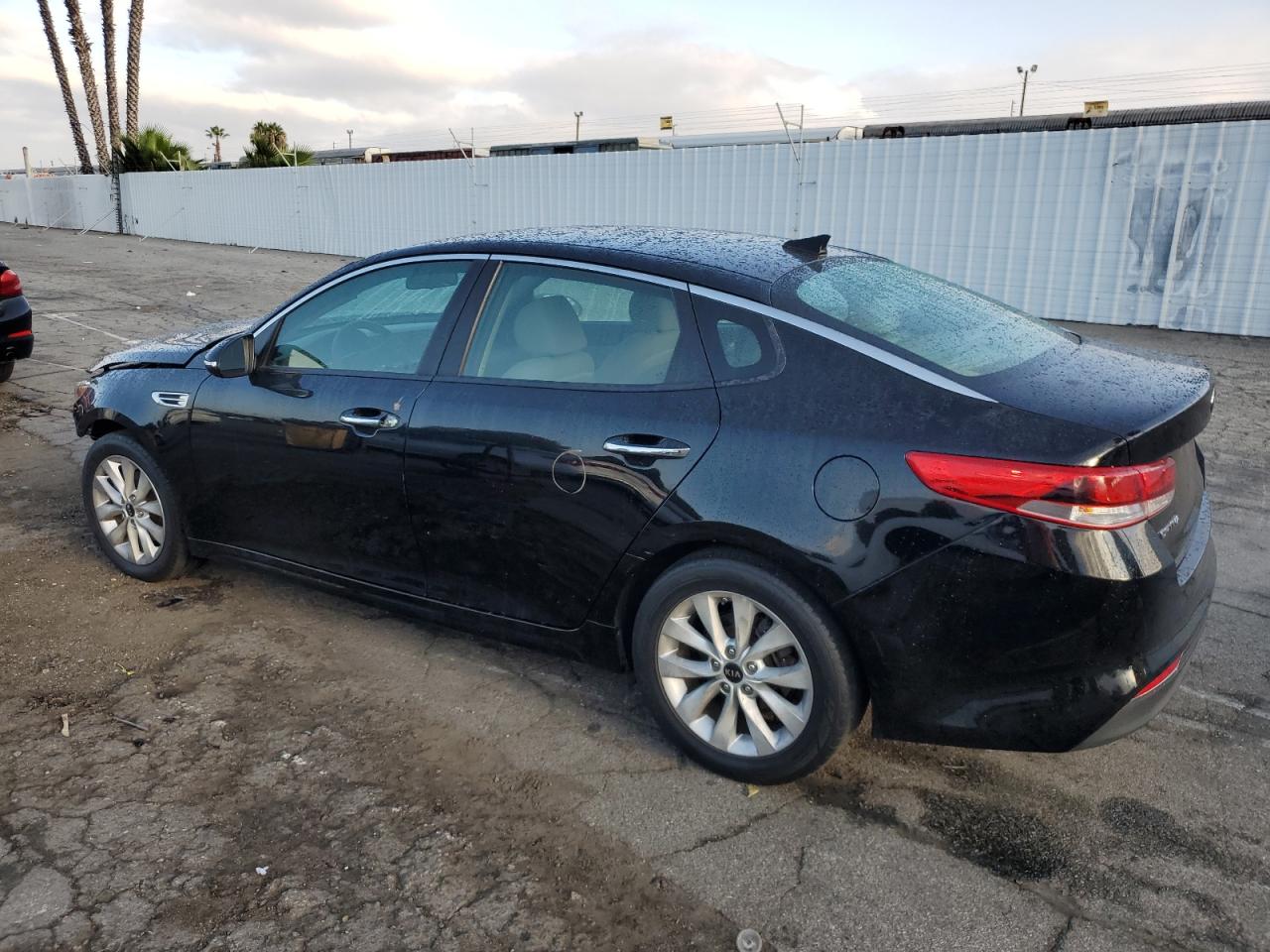 Photo 1 VIN: 5XXGT4L30GG060856 - KIA OPTIMA 