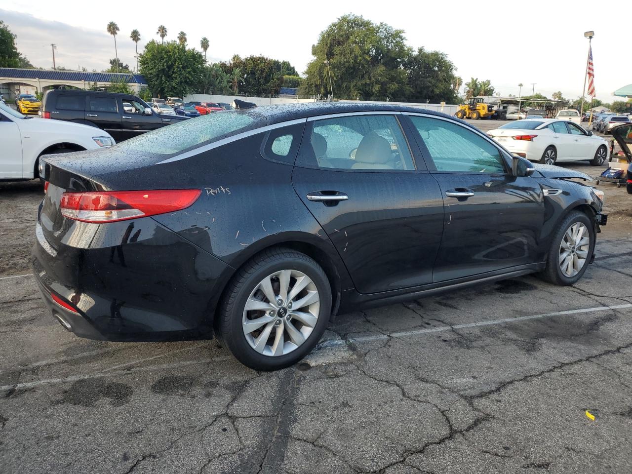 Photo 2 VIN: 5XXGT4L30GG060856 - KIA OPTIMA 