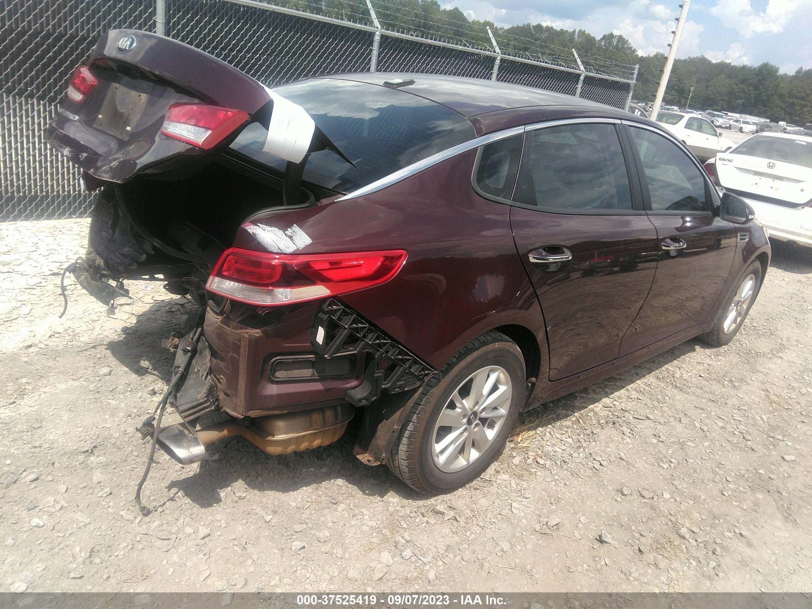 Photo 3 VIN: 5XXGT4L30GG108906 - KIA OPTIMA 