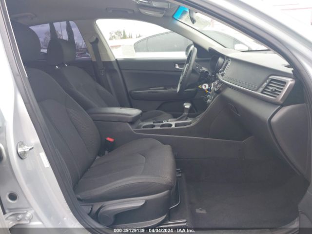 Photo 4 VIN: 5XXGT4L30HG122841 - KIA OPTIMA 