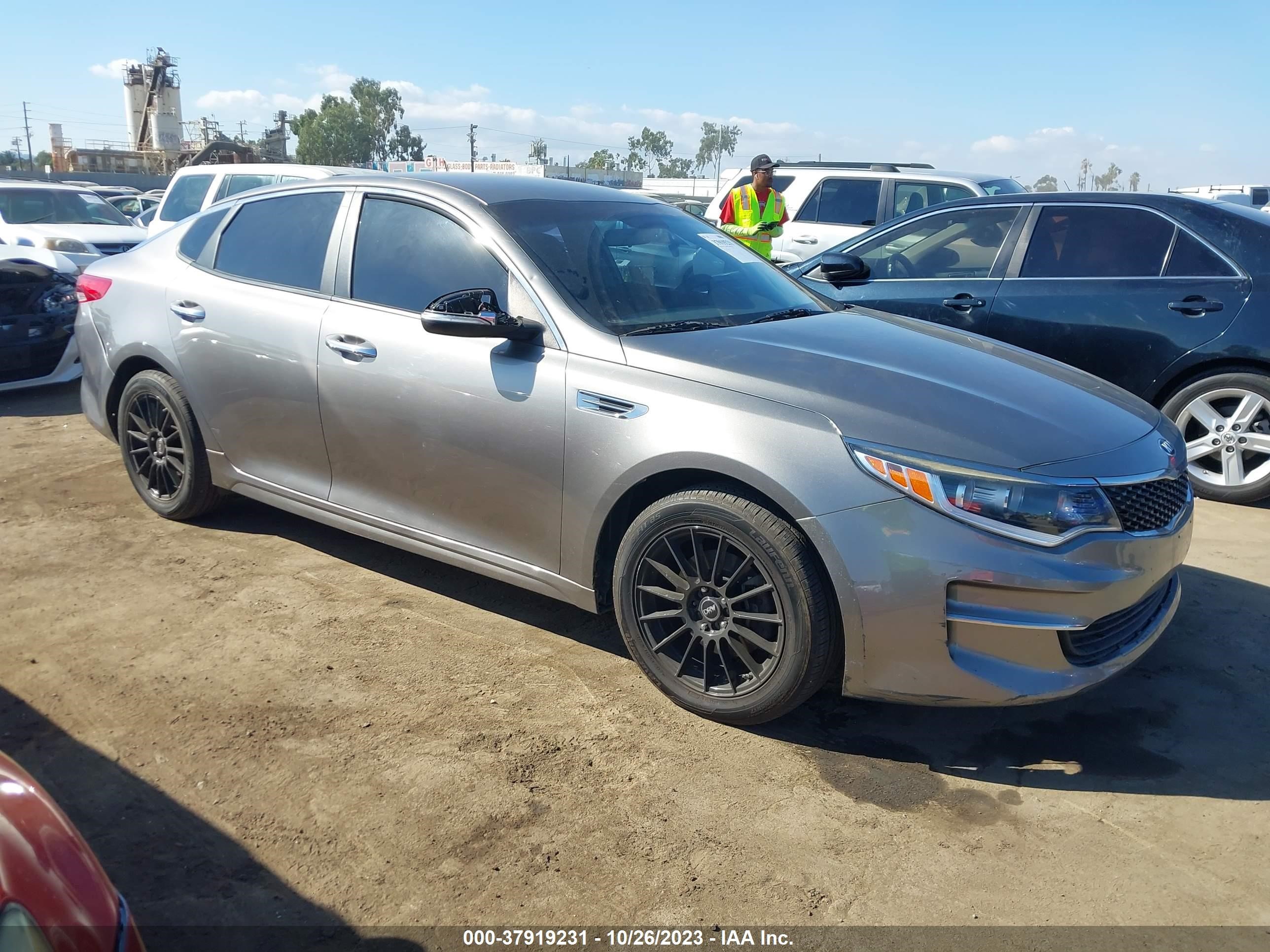 Photo 0 VIN: 5XXGT4L30HG154883 - KIA OPTIMA 