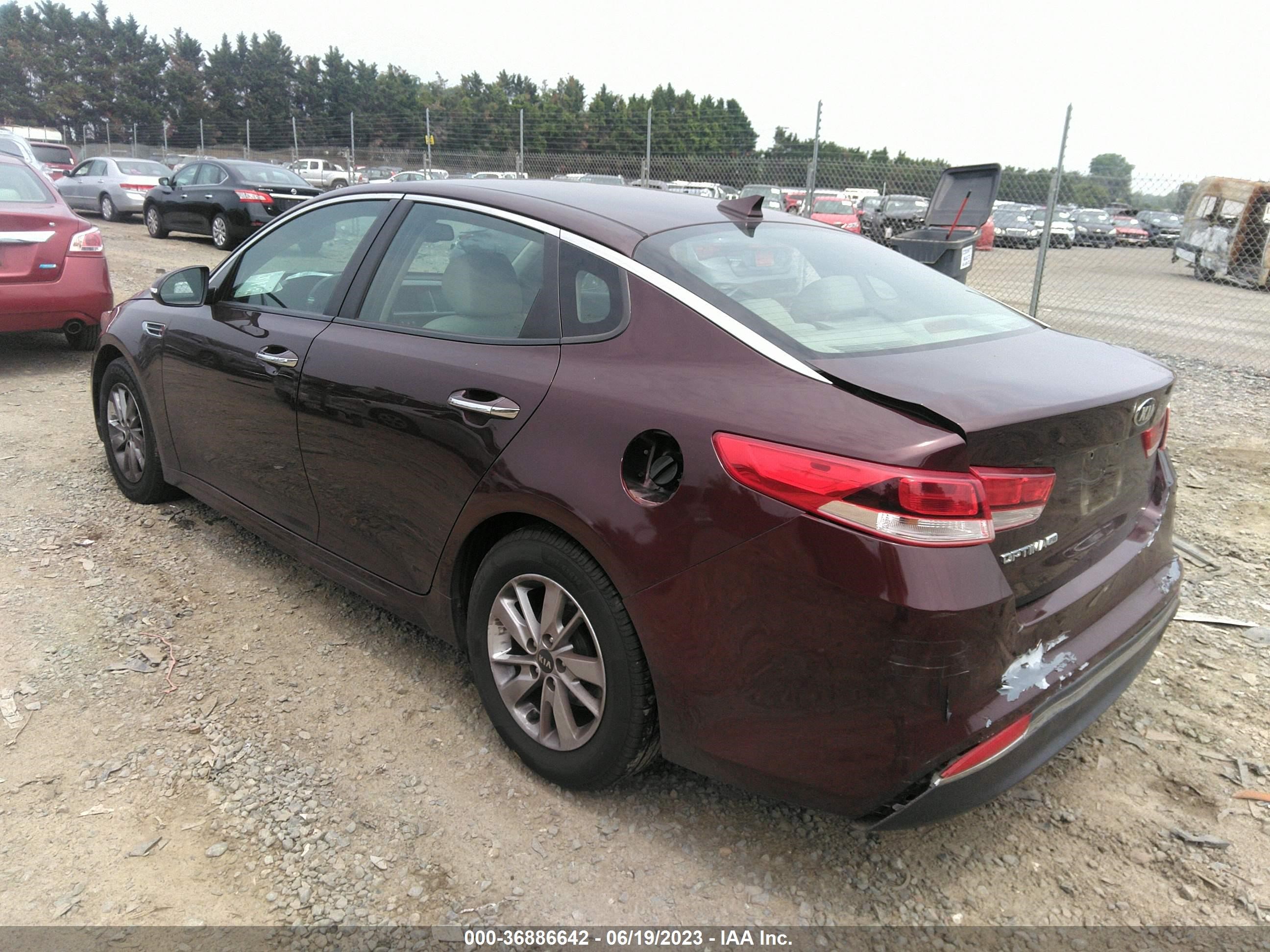 Photo 2 VIN: 5XXGT4L30JG189347 - KIA OPTIMA 