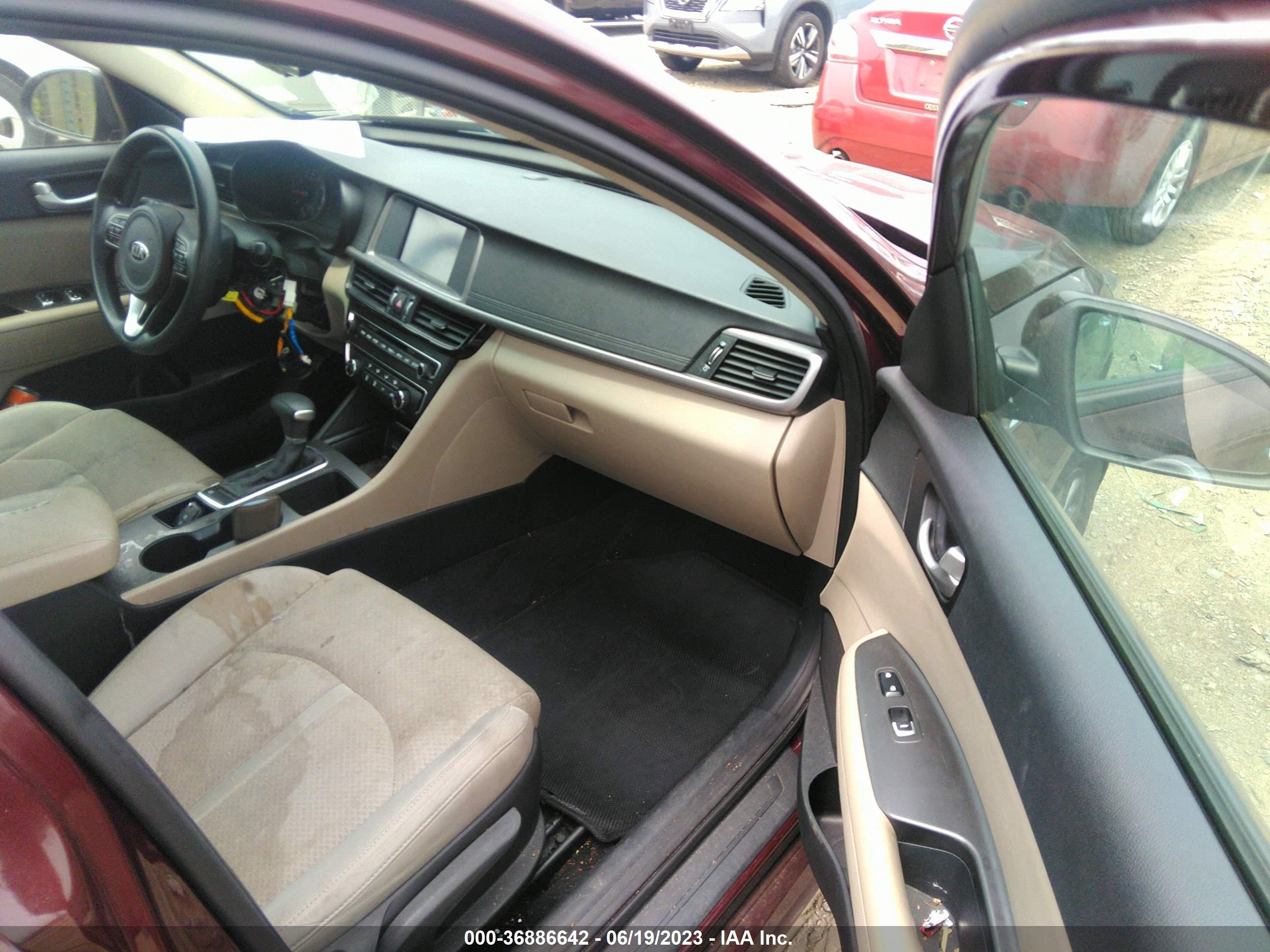 Photo 4 VIN: 5XXGT4L30JG189347 - KIA OPTIMA 