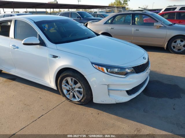 Photo 5 VIN: 5XXGT4L30JG203831 - KIA OPTIMA 