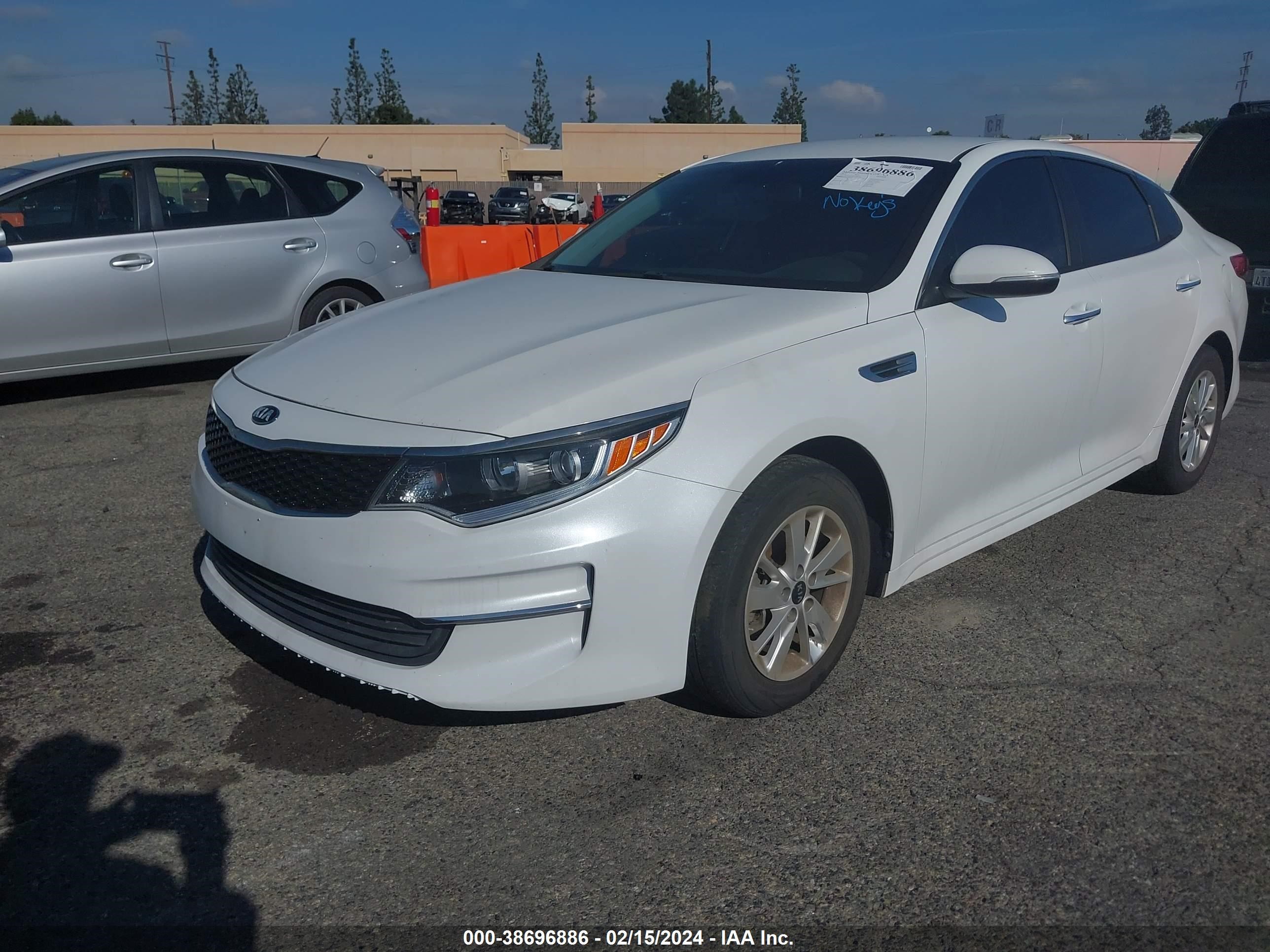 Photo 1 VIN: 5XXGT4L30JG248753 - KIA OPTIMA 