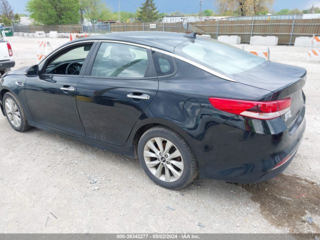 Photo 2 VIN: 5XXGT4L30JG256318 - KIA OPTIMA 