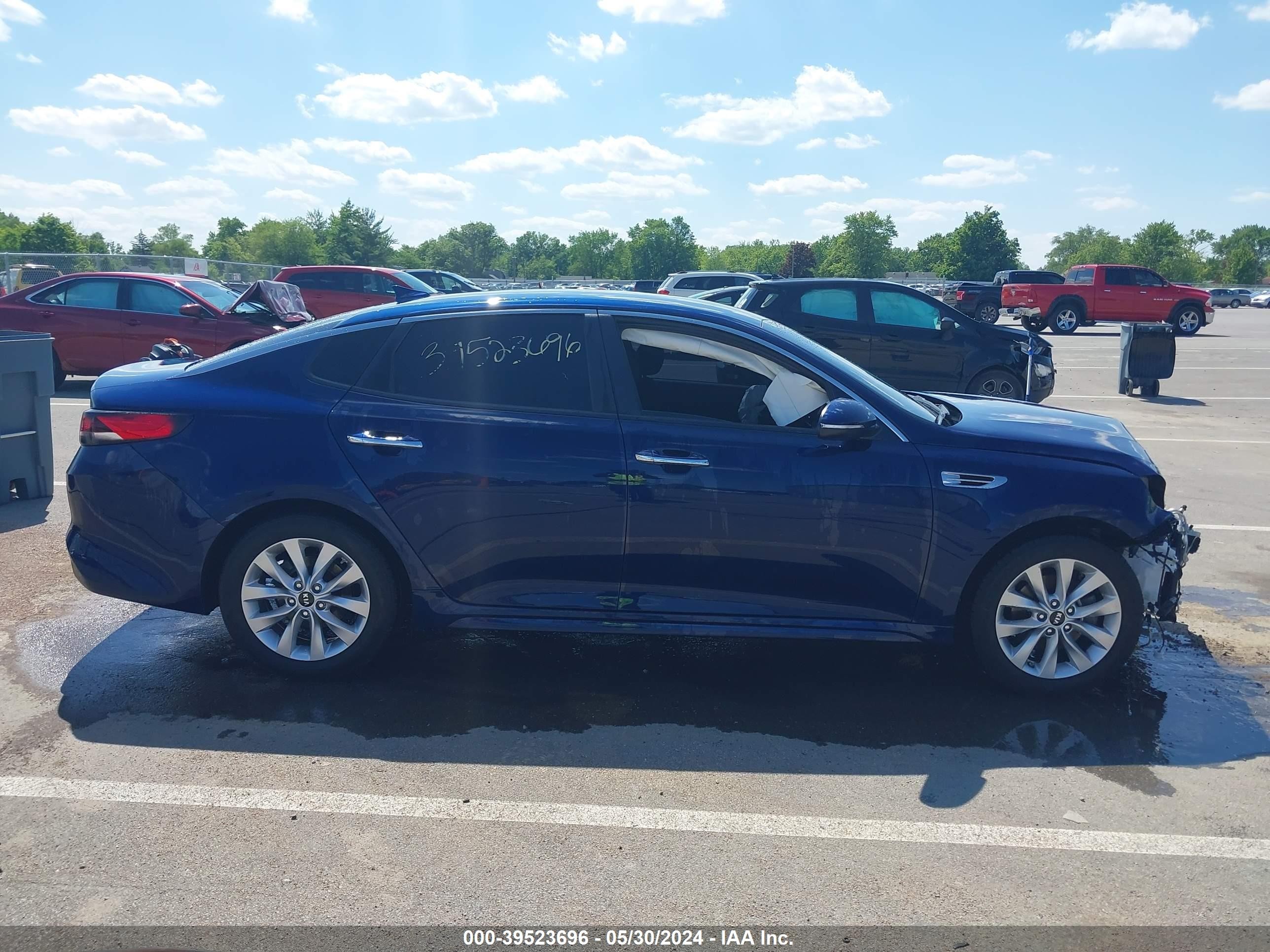 Photo 12 VIN: 5XXGT4L30JG257727 - KIA OPTIMA 