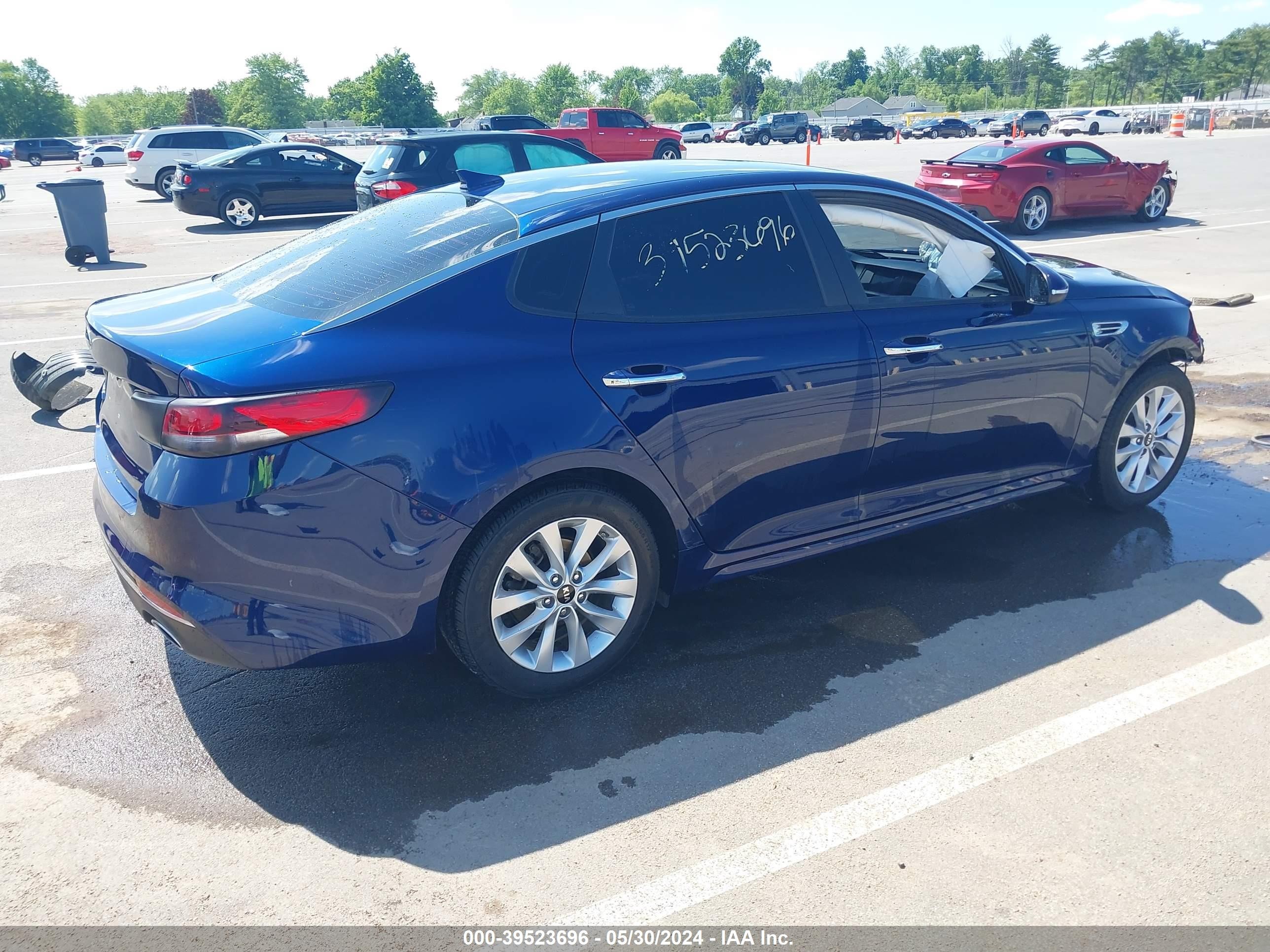 Photo 3 VIN: 5XXGT4L30JG257727 - KIA OPTIMA 