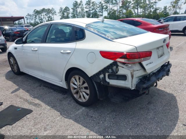 Photo 2 VIN: 5XXGT4L30JG272955 - KIA OPTIMA 